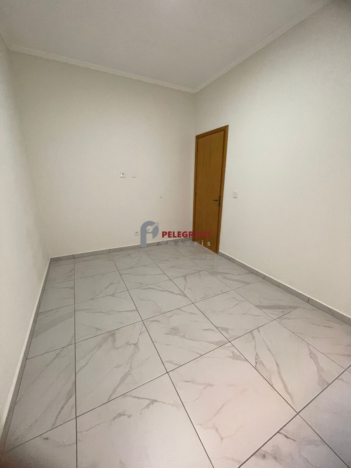 Pelegrino Imóveis aluga casa de condomínio no Pontal