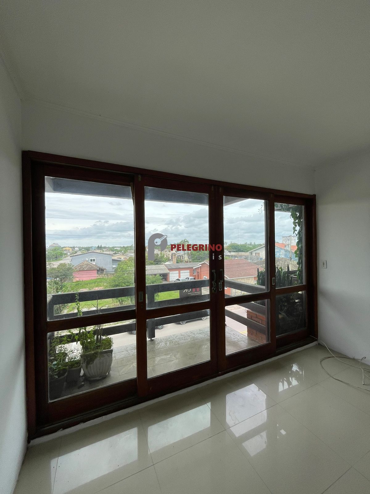 Pelegrino imóveis vende apartamento no centro de tapes