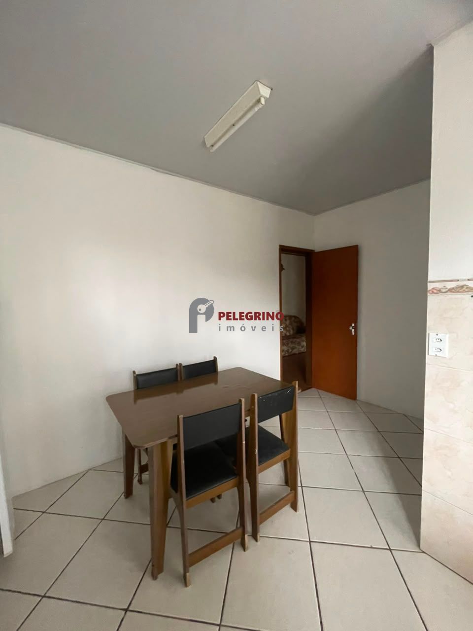 Pelegrino Imóveis aluga apartamento no Centro de Tapes