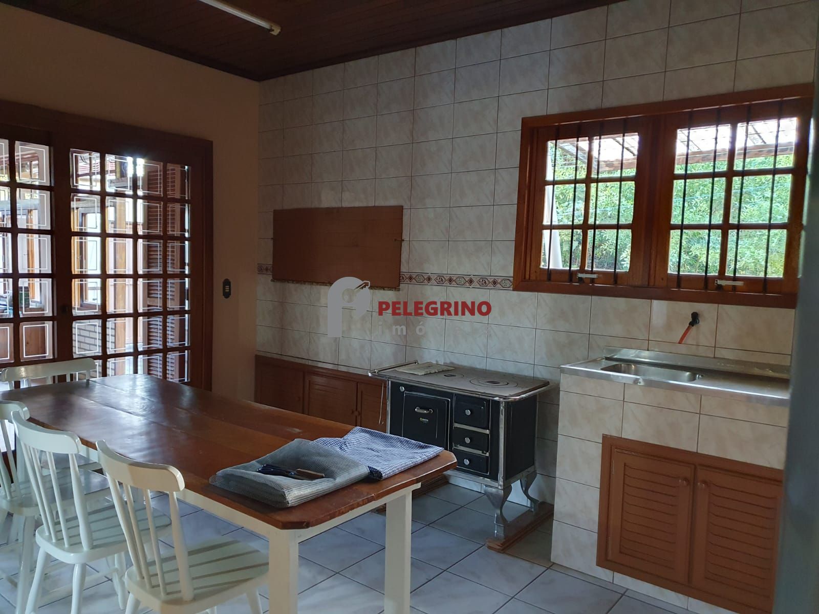 Pelegrino imóveis vende casa na pinvest em tapes