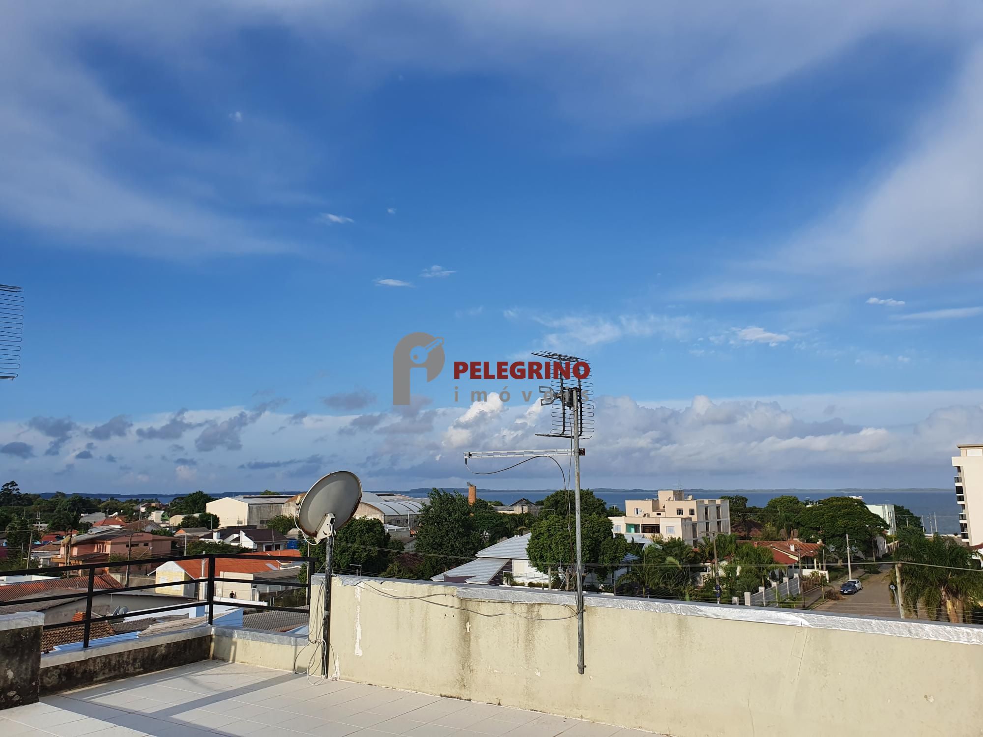 Pelegrino Imóveis aluga apartamento no Centro de Tapes