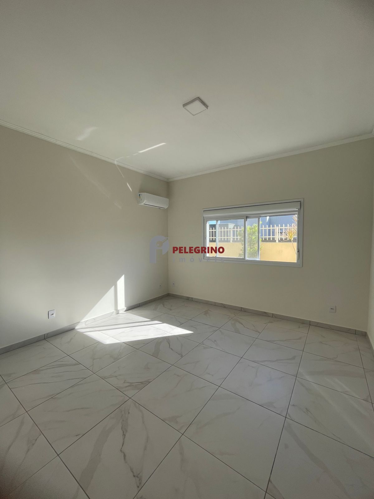 Pelegrino imóveis aluga casa de condomínio no pontal - foto 12