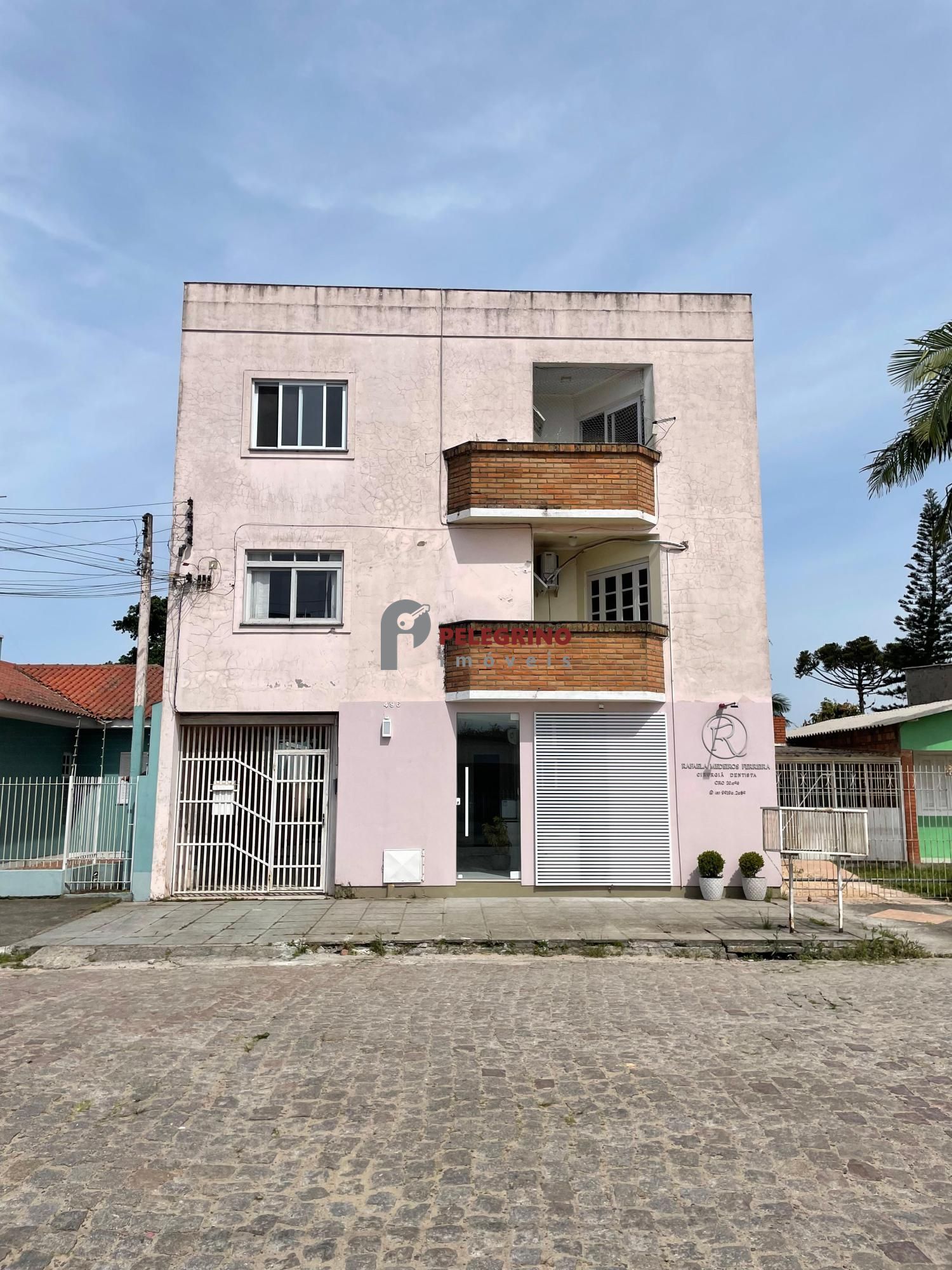 Pelegrino imóveis aluga apartamento no centro em tapes - foto 2