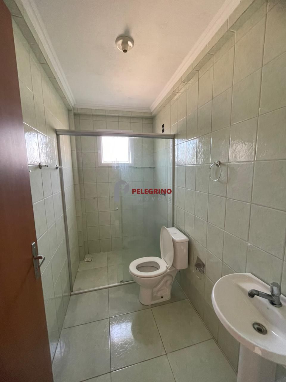 Pelegrino Imóveis aluga ótimo apartamento no Centro