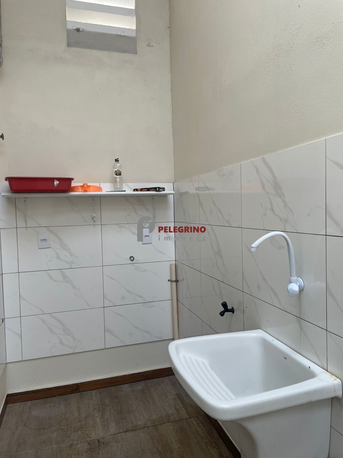 Pelegrino Imóveis aluga casa de condomínio no Pontal