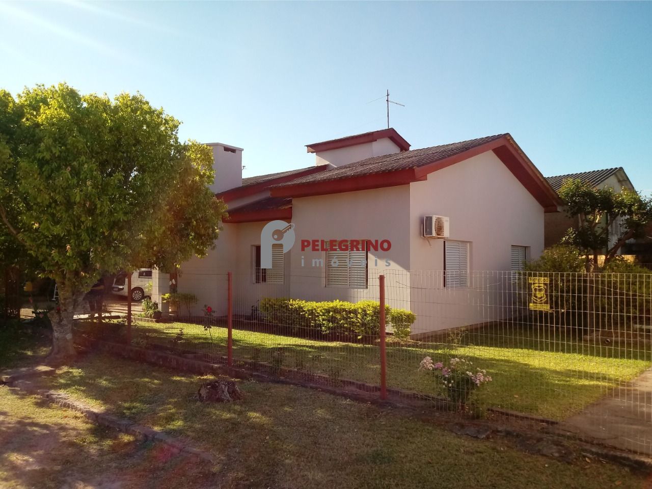 Pelegrino Imóveis vende casa no Balneário Rebello