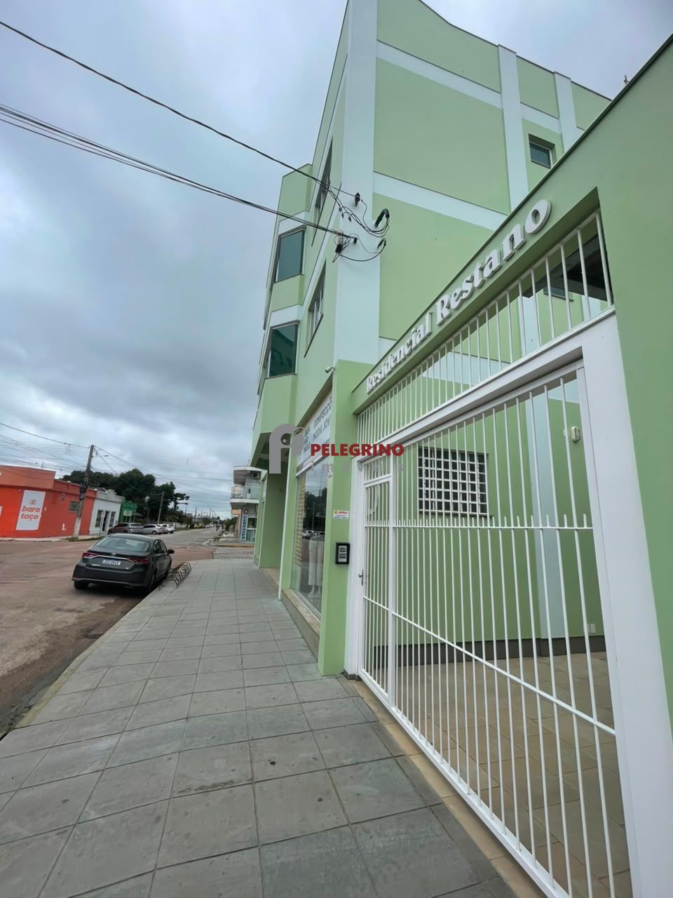 Pelegrino Imóveis aluga apartamento no centro de Tapes