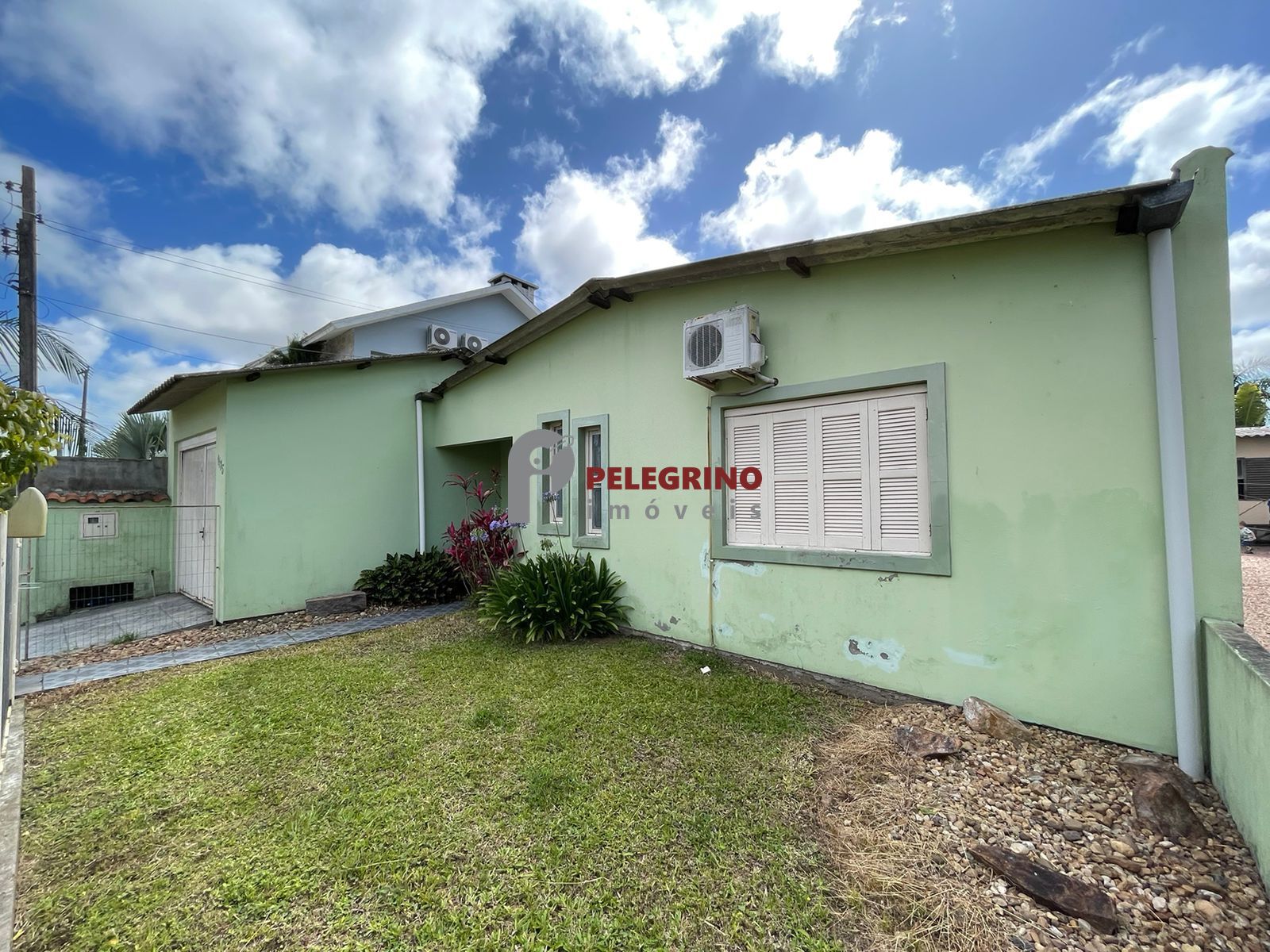 Pelegrino imóveis vende casa no centro de tapes