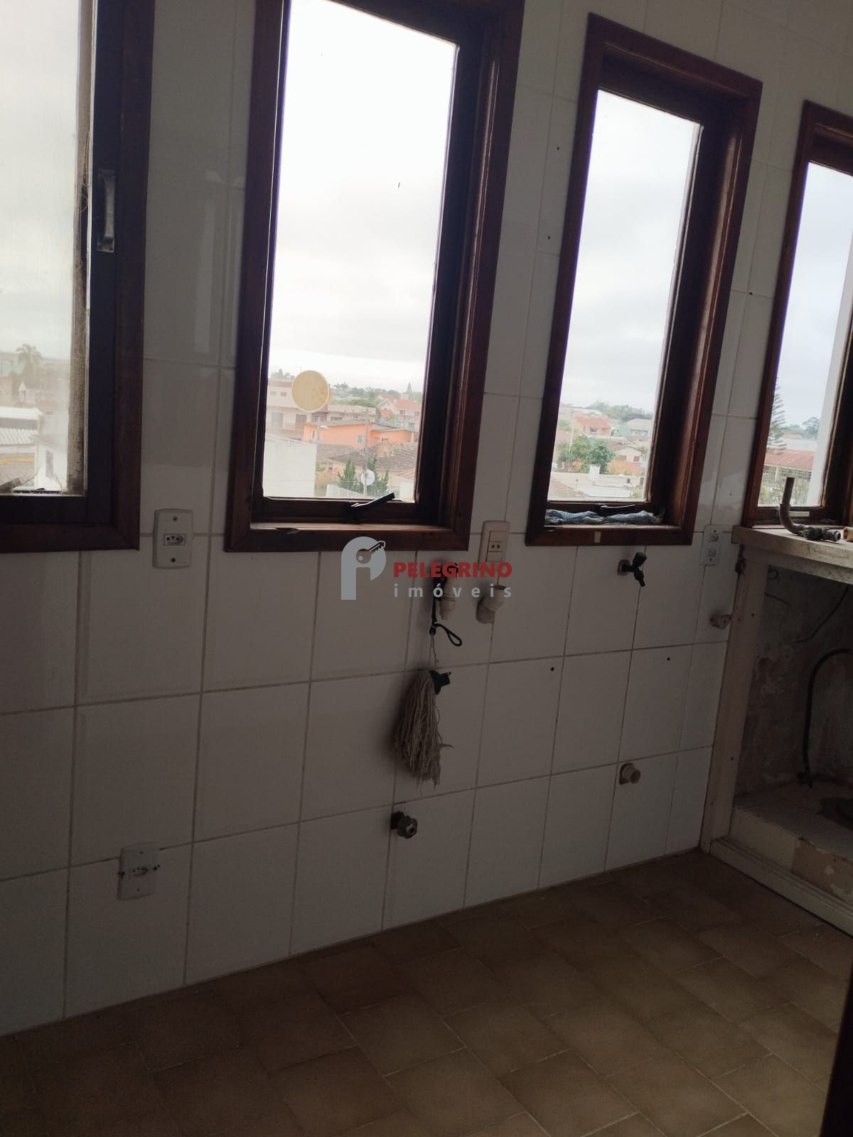Pelegrino imóveis vende apartamento no centro de tapes