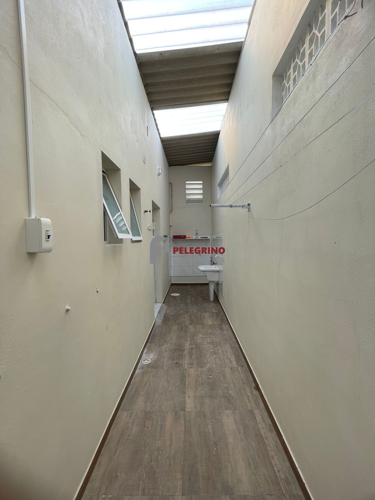 Pelegrino Imóveis aluga casa de condomínio no Pontal