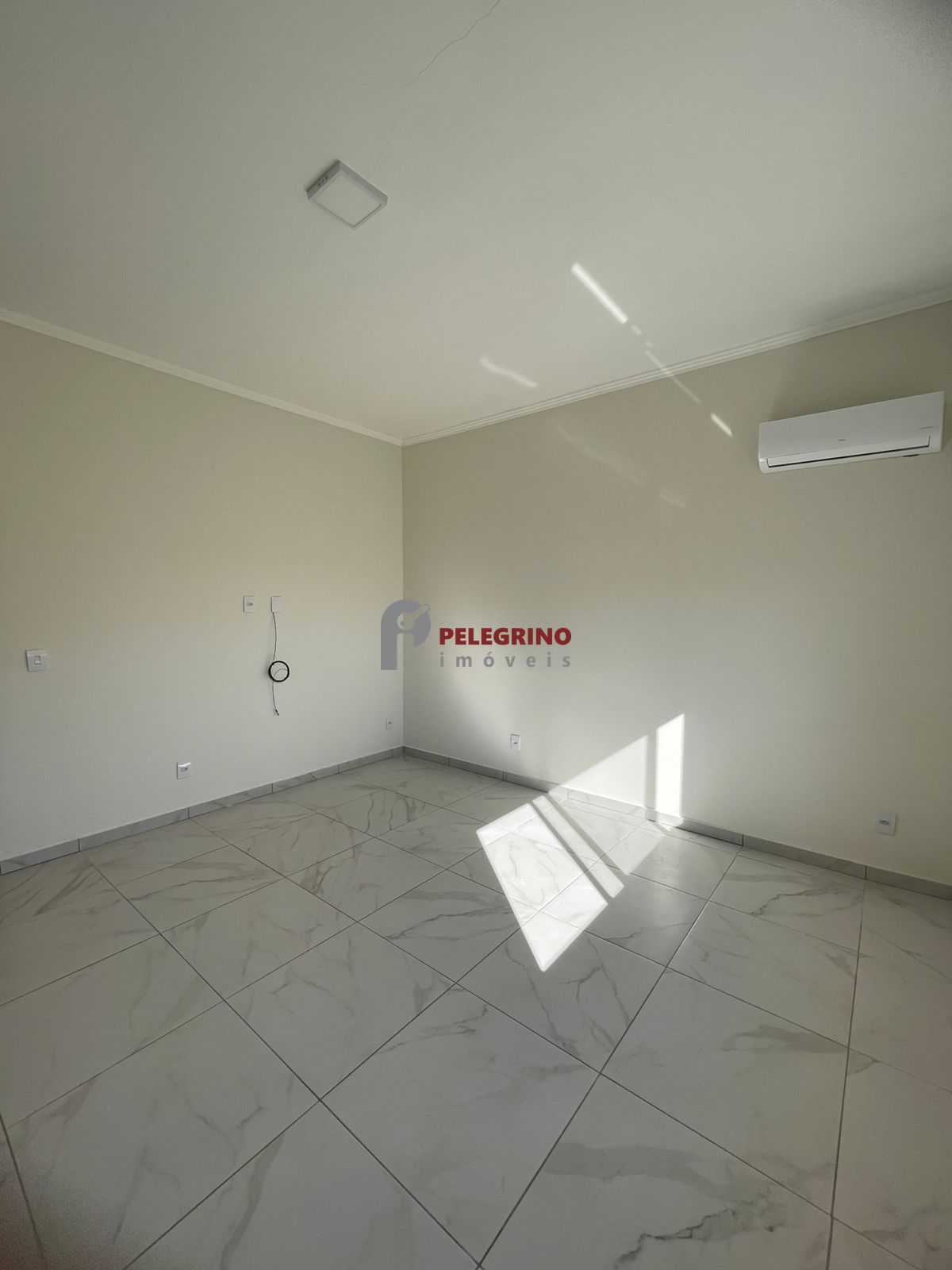 Pelegrino imóveis aluga casa de condomínio no pontal - foto 13