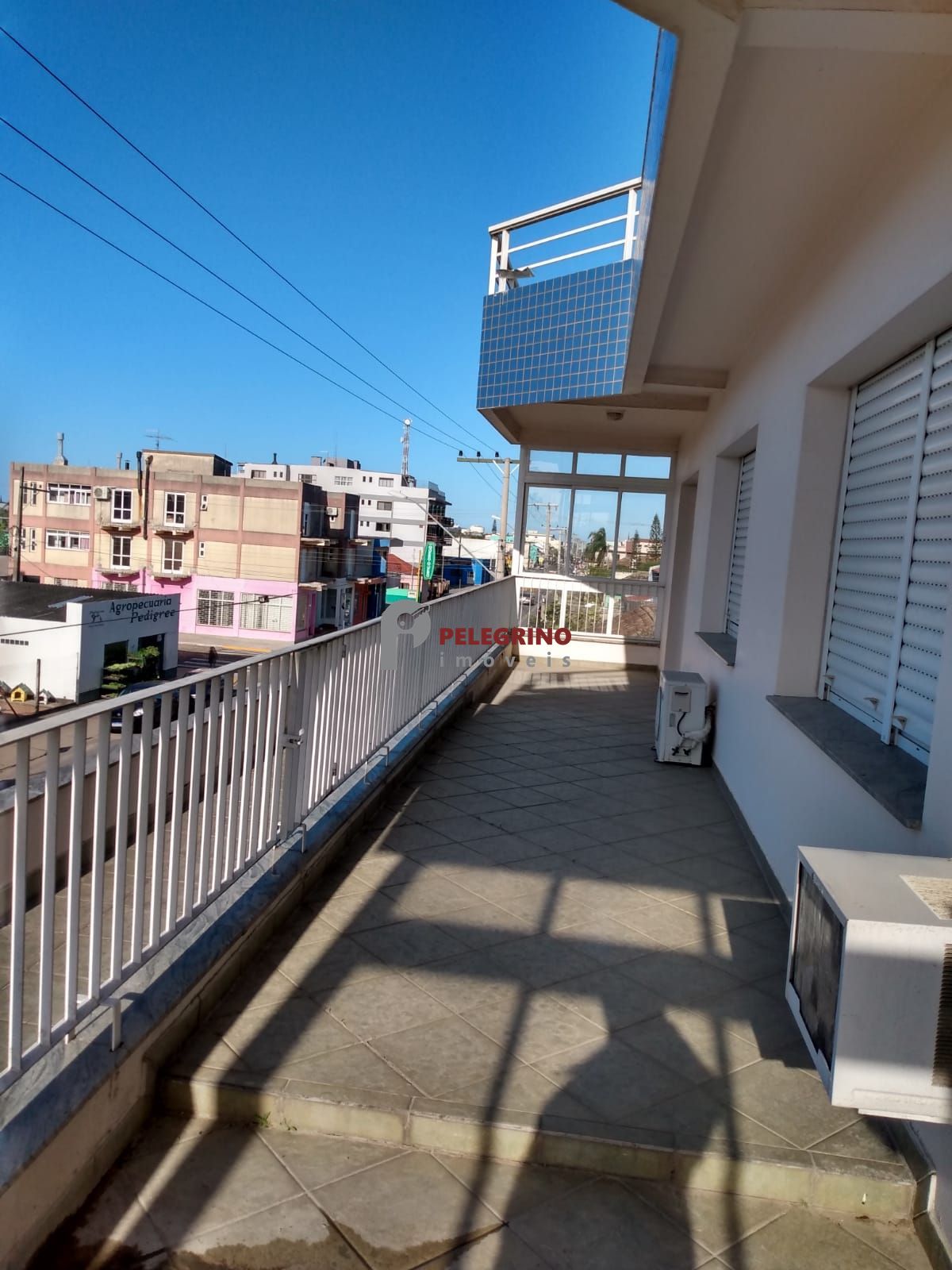 Pelegrino imóveis vende apartamento no centro em tapes