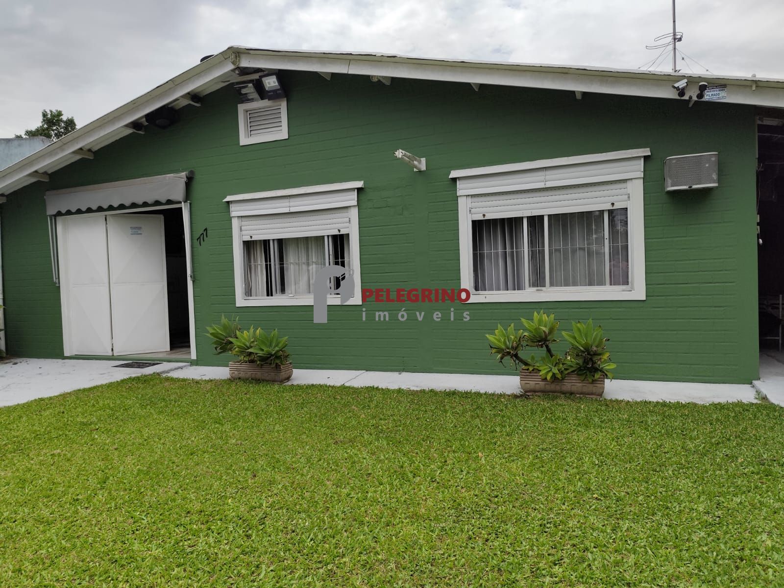 Pelegrino imóveis vende casa no bairro pinvest em tapes