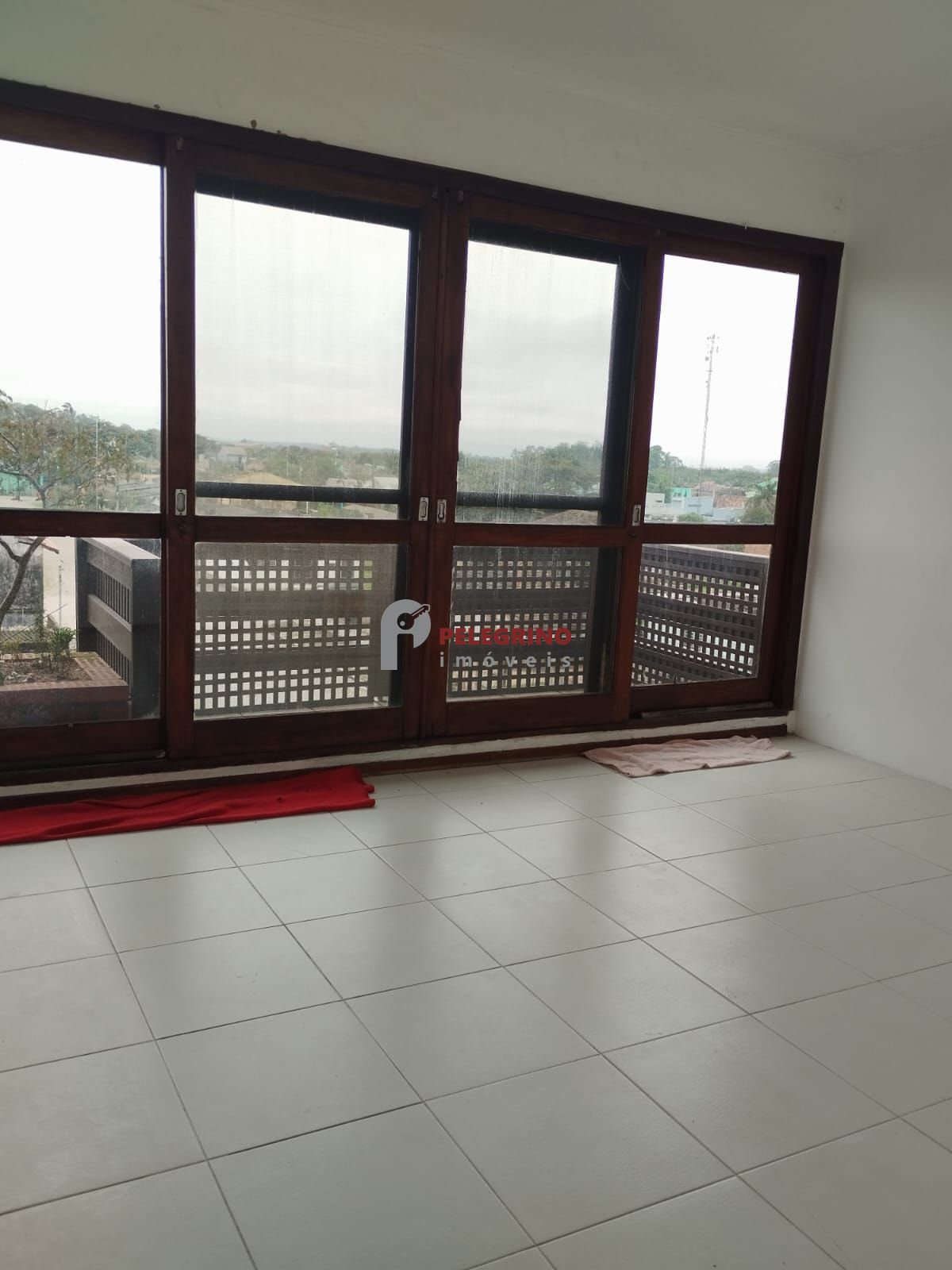 Pelegrino imóveis vende apartamento no centro de tapes