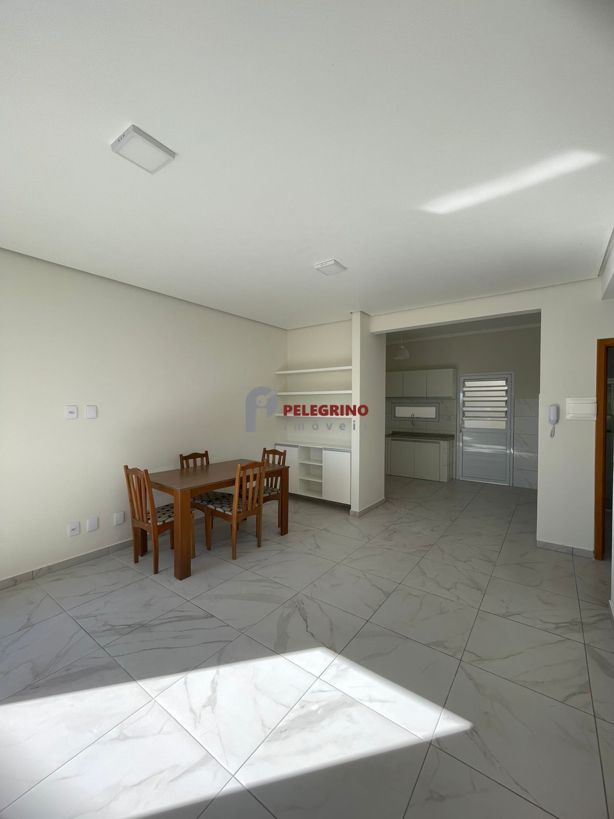 Pelegrino imóveis aluga casa de condomínio no pontal - foto 7