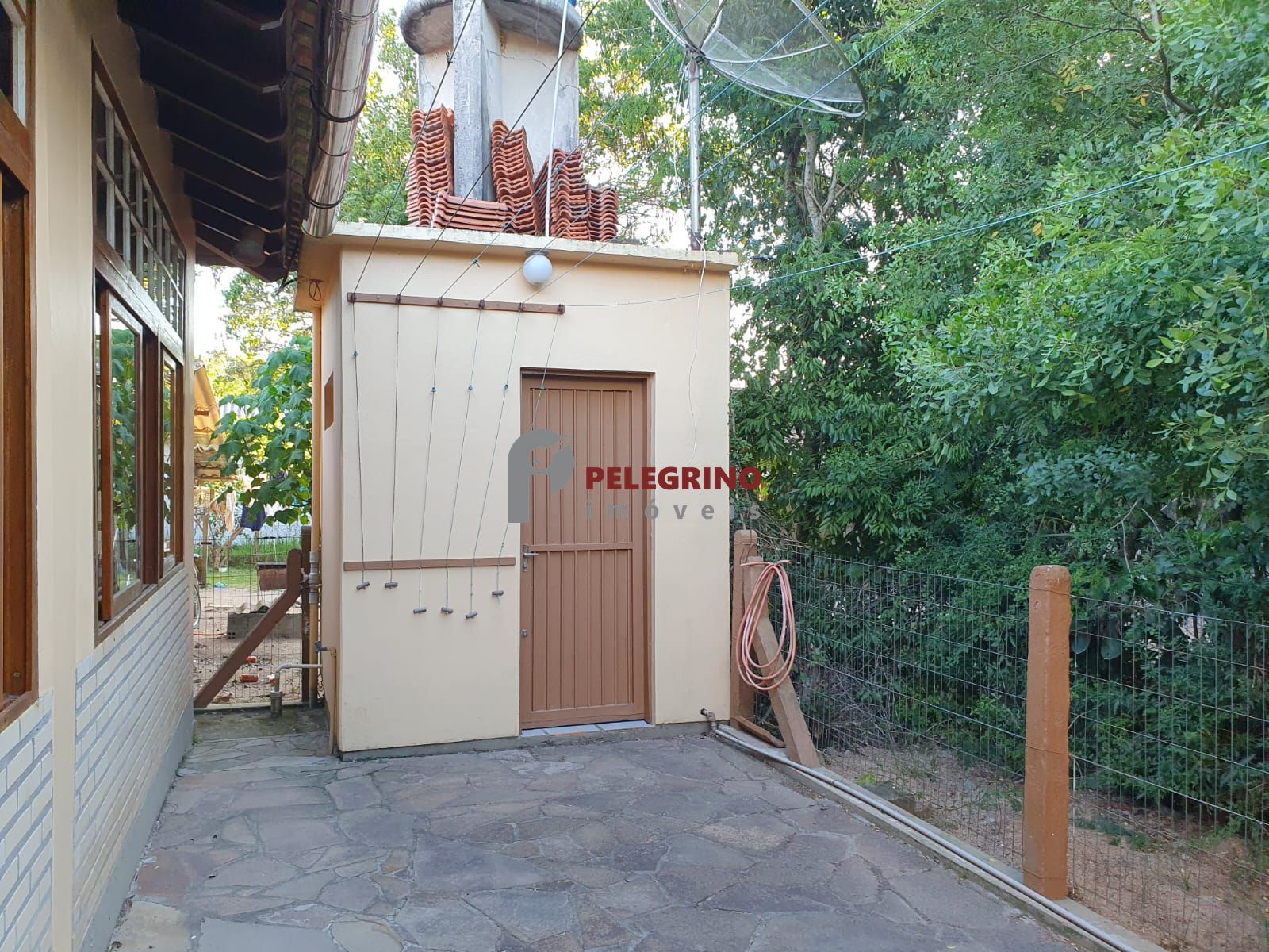 Pelegrino imóveis vende casa na pinvest em tapes