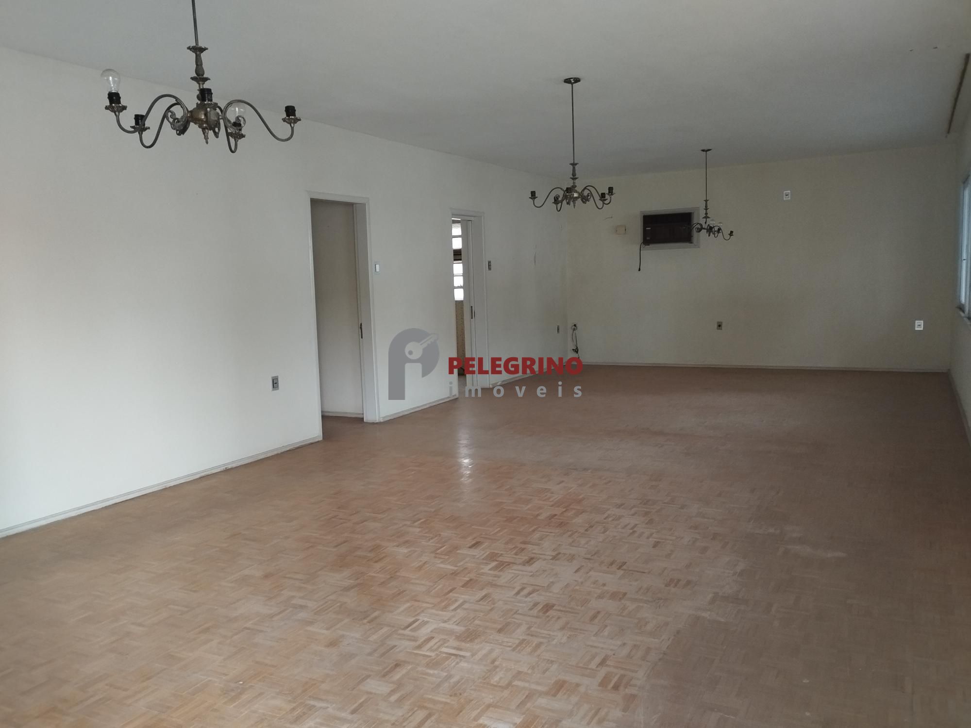 Pelegrino Imóveis vende casa no Centro