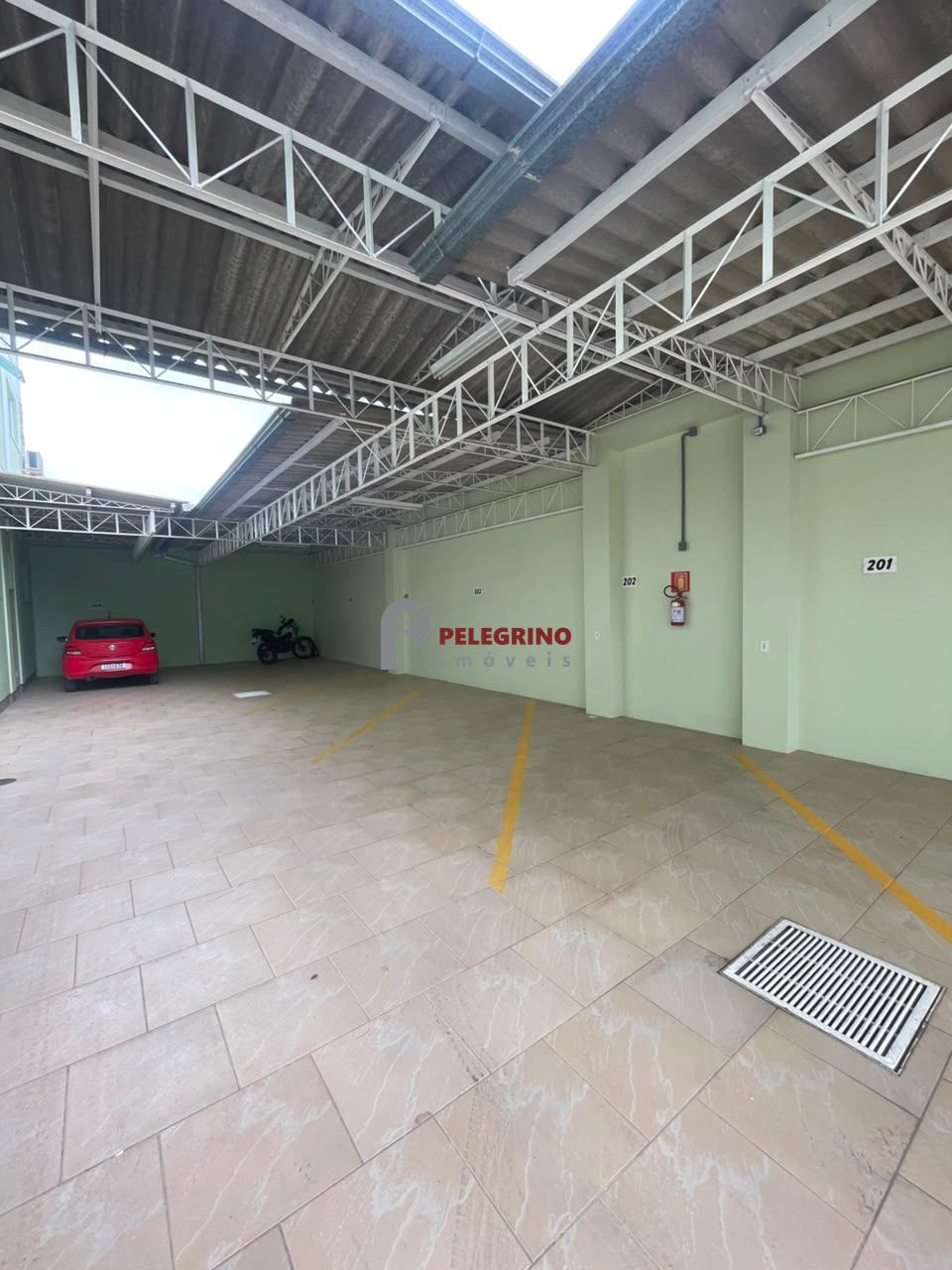 Pelegrino Imóveis aluga apartamento no centro de Tapes