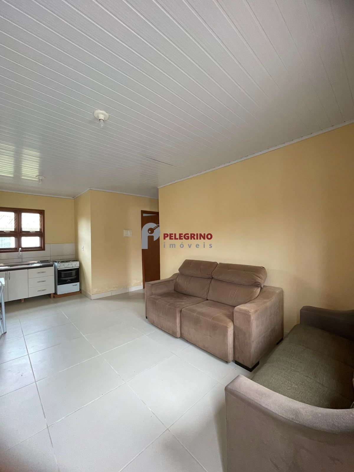 Pelegrino imóveis vende casa mobiliada em condomínio no bair