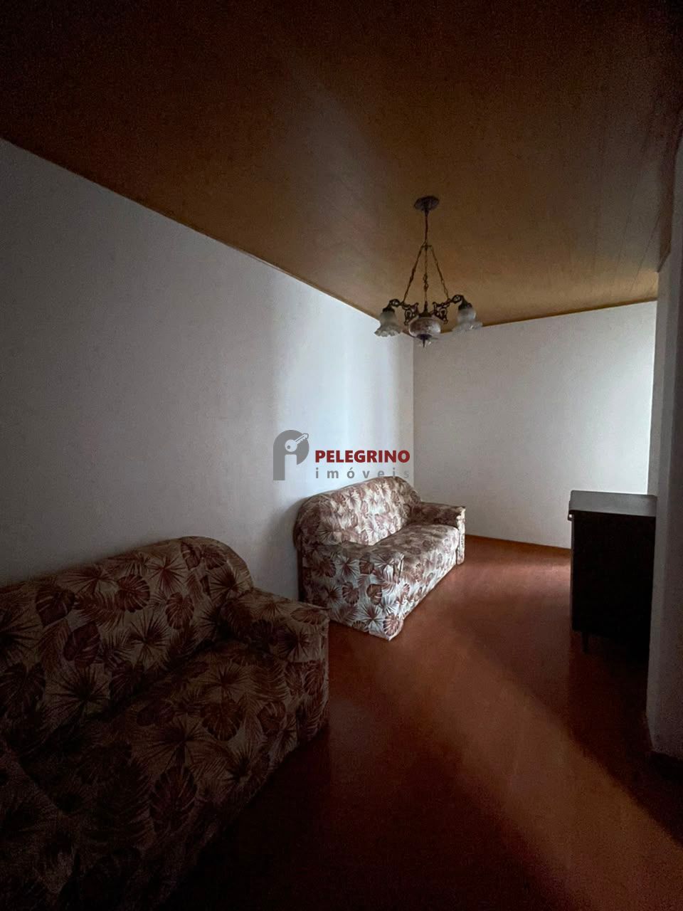 Pelegrino Imóveis aluga apartamento no Centro de Tapes