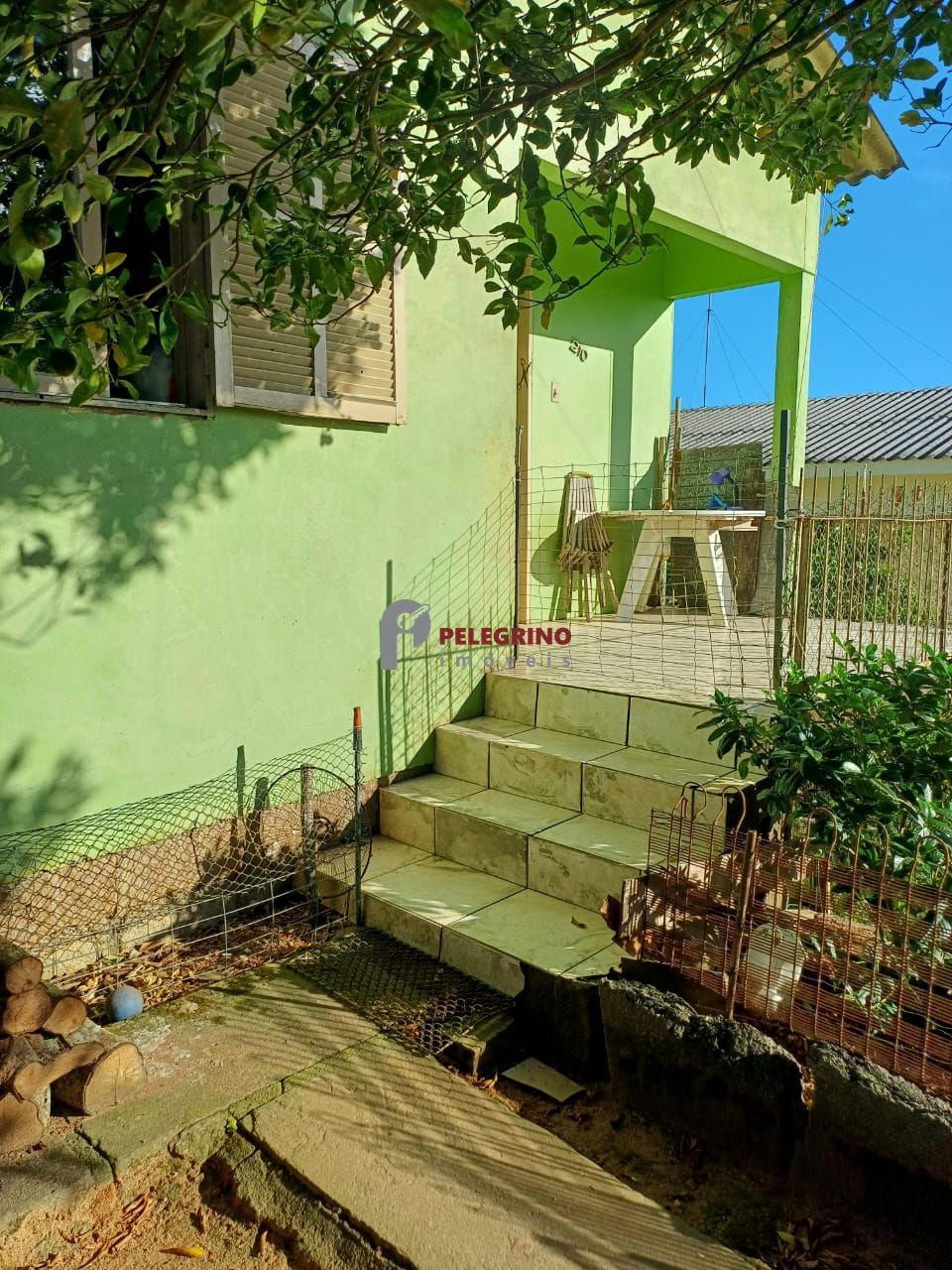 Pelegrino imóveis vende casa na esquina de tapes