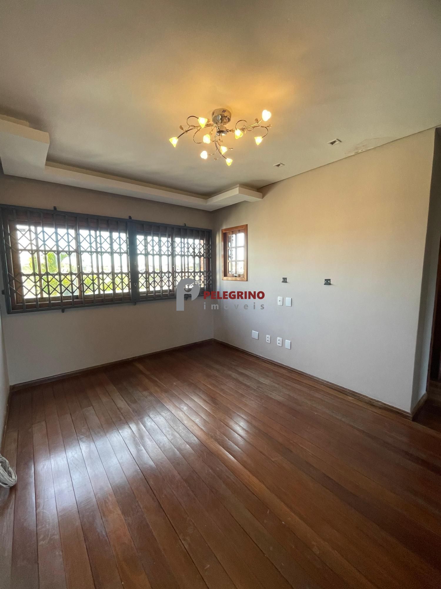 Pelegrino Imóveis vende casa no centro em Tapes