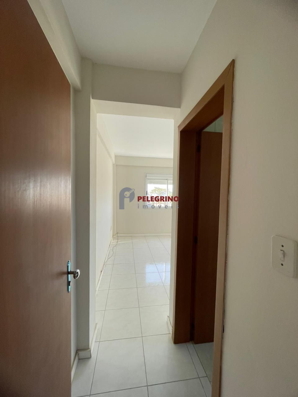 Pelegrino Imóveis aluga ótimo apartamento no Centro