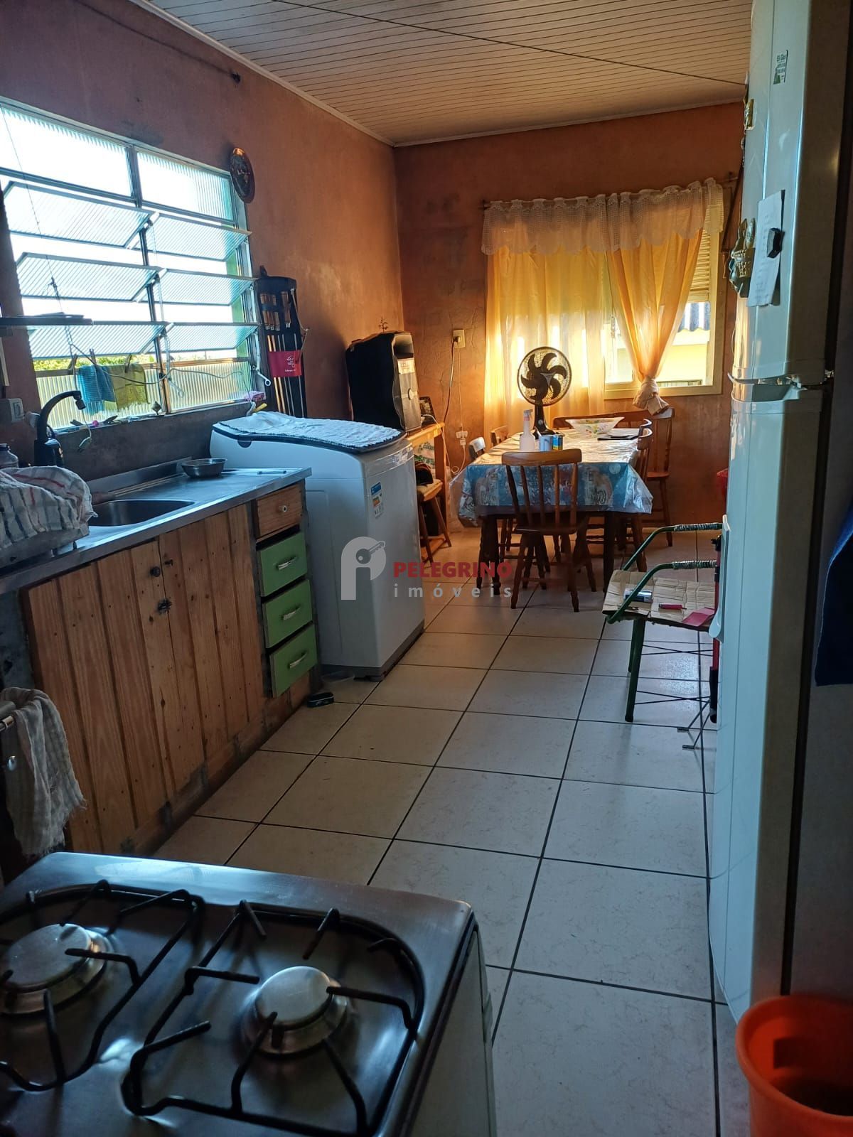 Pelegrino imóveis vende casa na esquina de tapes