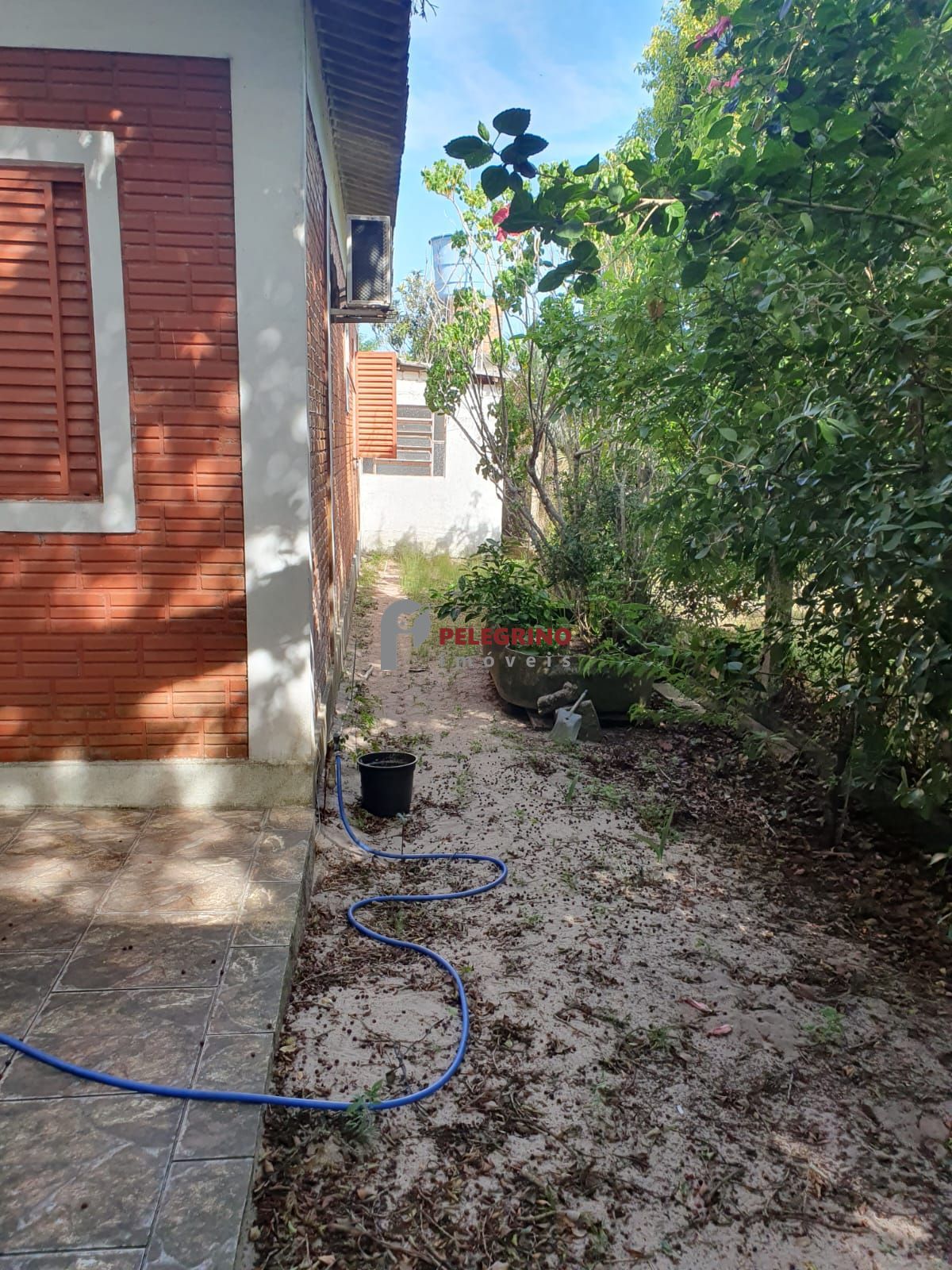 Pelegrino Imóveis vende casa no Bairro Pinvest em Tapes