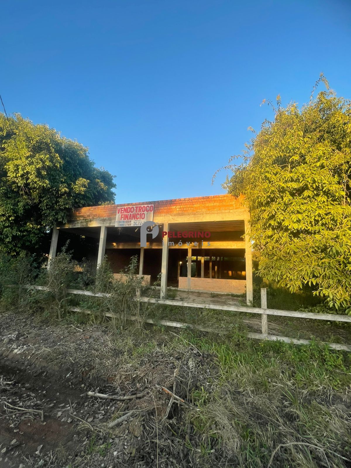 Pelegrino imóveis vende prédio comercial na pinvest em tapes - foto 1