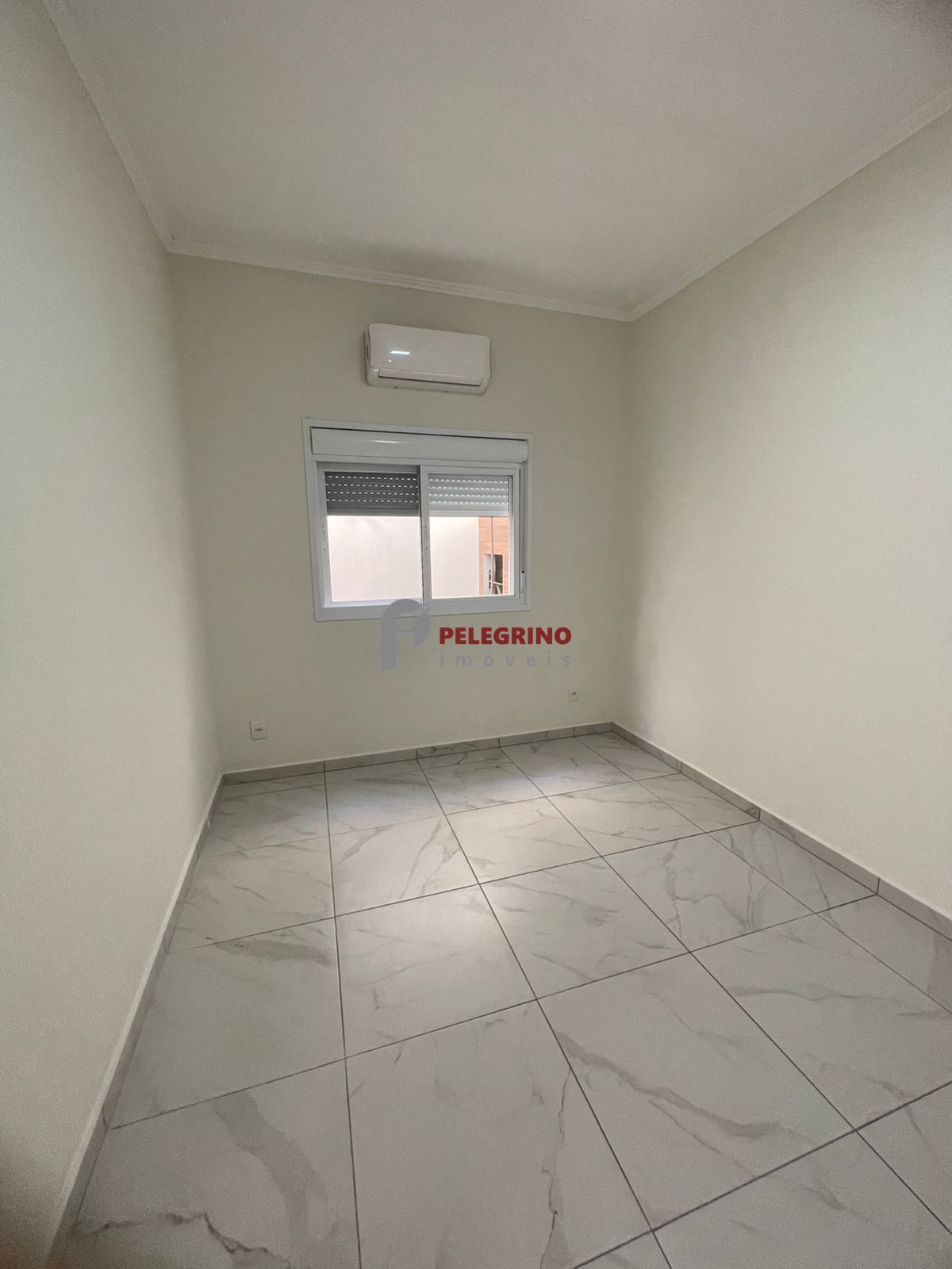 Pelegrino Imóveis aluga casa de condomínio no Pontal
