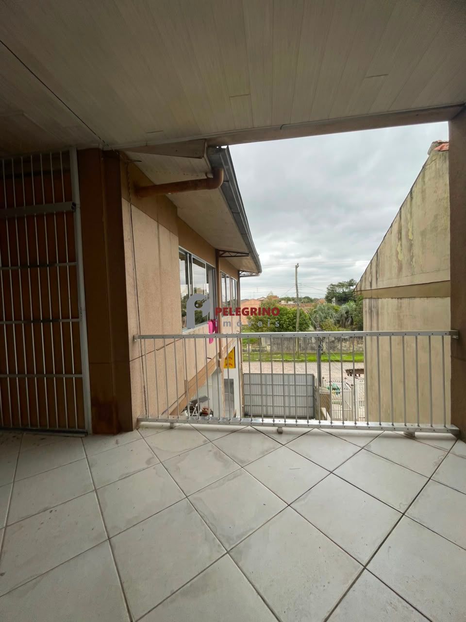 Pelegrino Imóveis aluga apartamento no Centro de Tapes