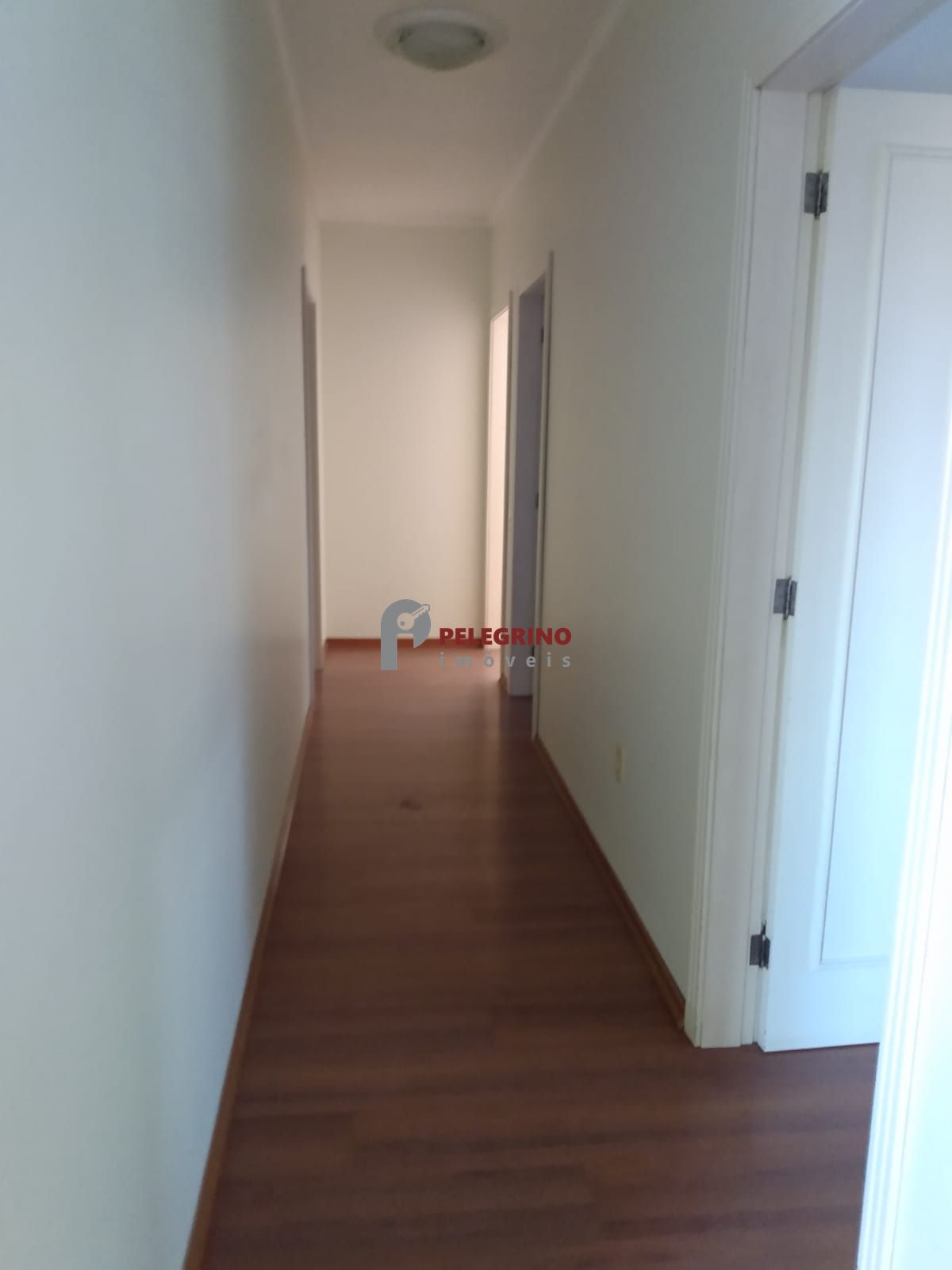 Pelegrino imóveis vende apartamento no centro em tapes