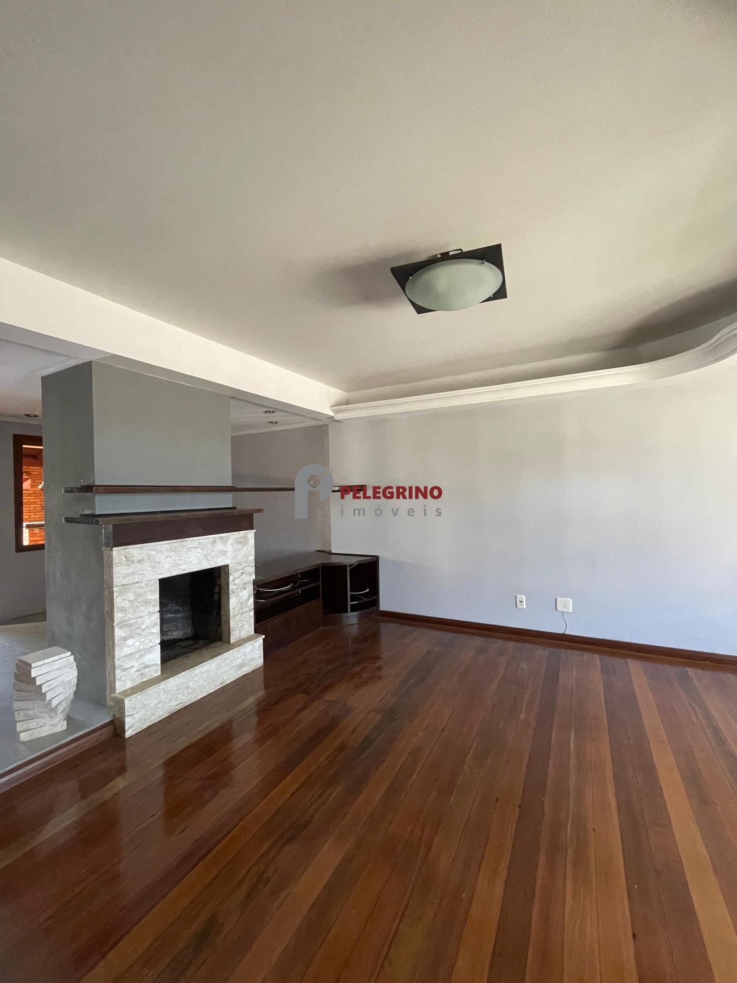 Pelegrino Imóveis vende casa no centro em Tapes