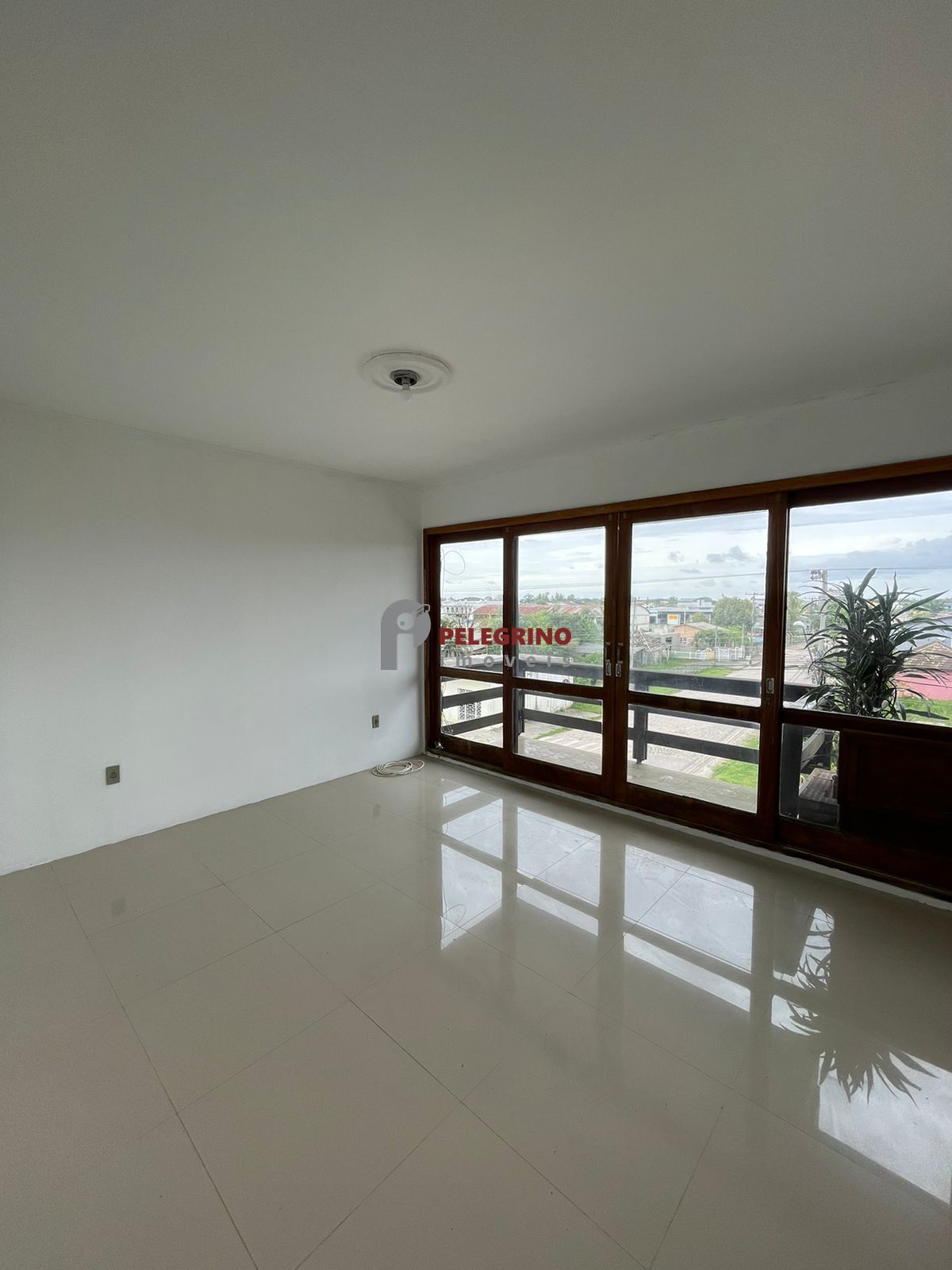 Pelegrino imóveis vende apartamento no centro de tapes