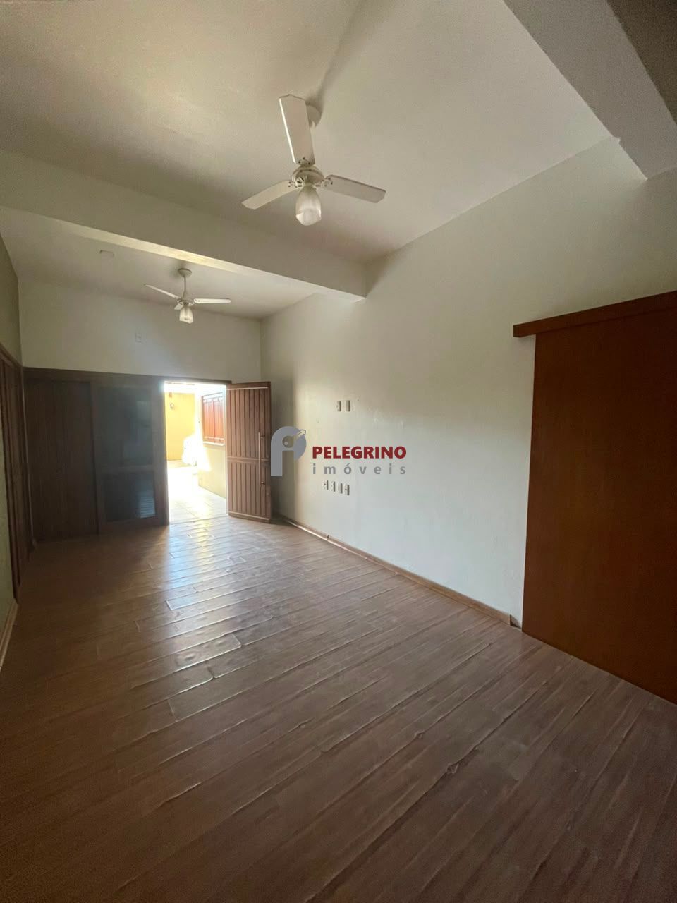 Pelegrino imóveis aluga apartamento no centro de tapes