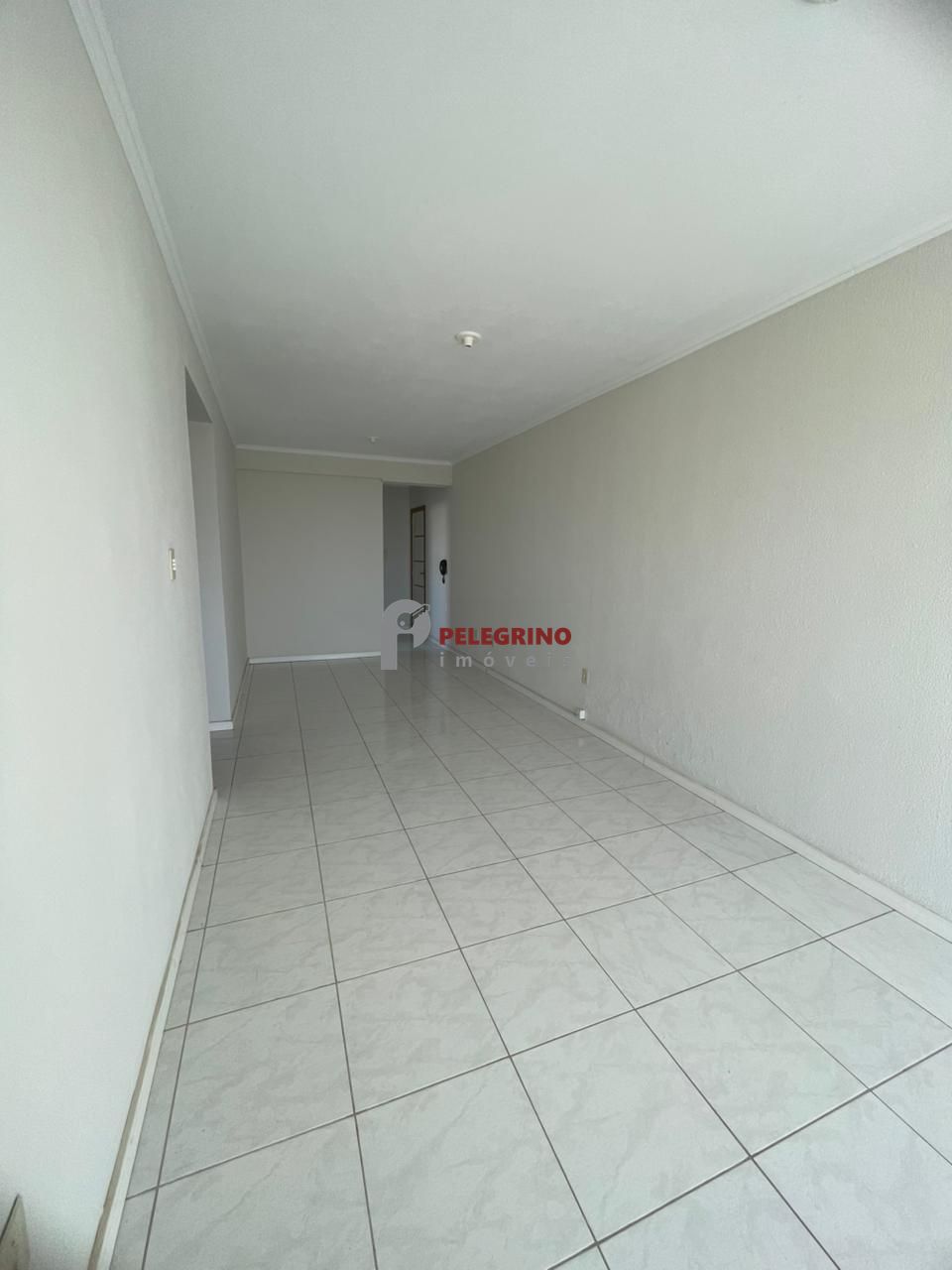 Pelegrino imóveis aluga ótimo apartamento no centro