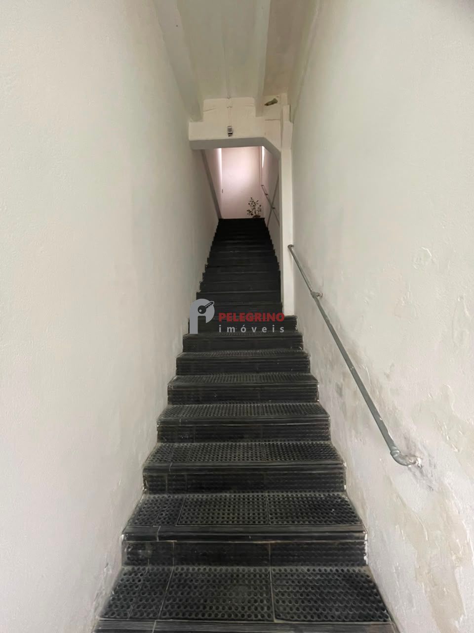 Pelegrino Imóveis aluga apartamento no Centro de Tapes