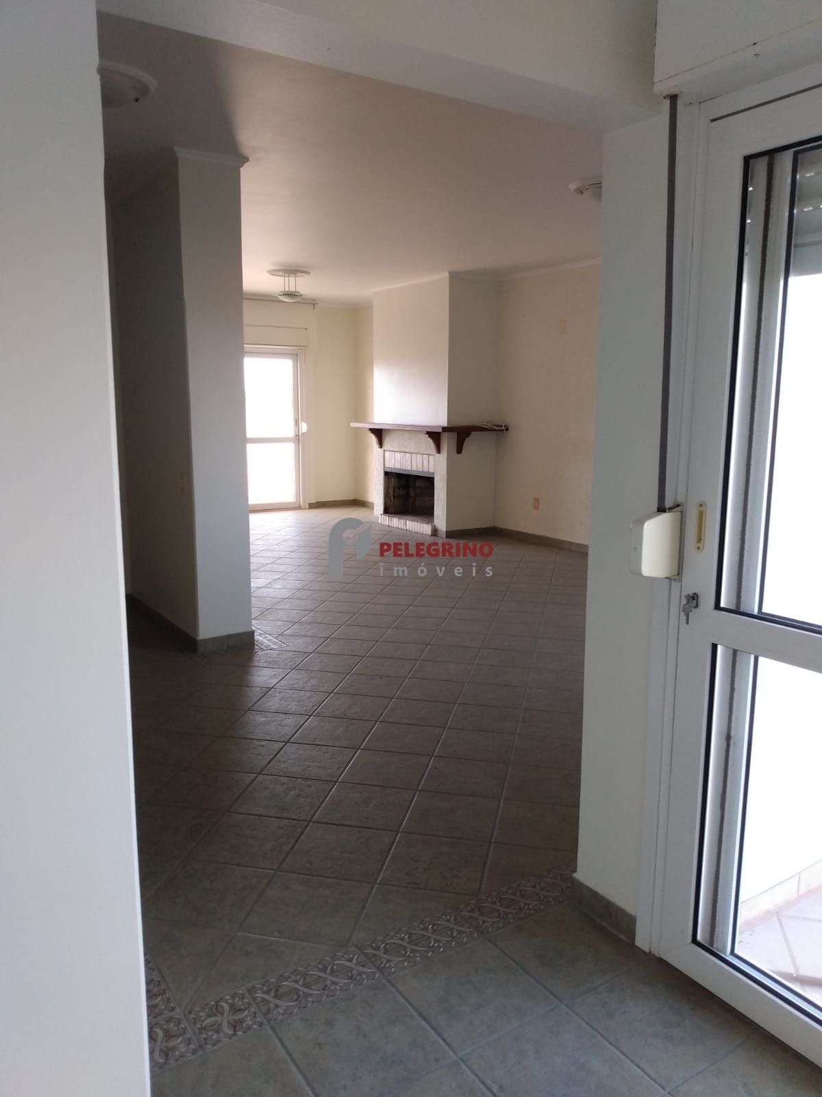 Pelegrino imóveis vende apartamento no centro em tapes