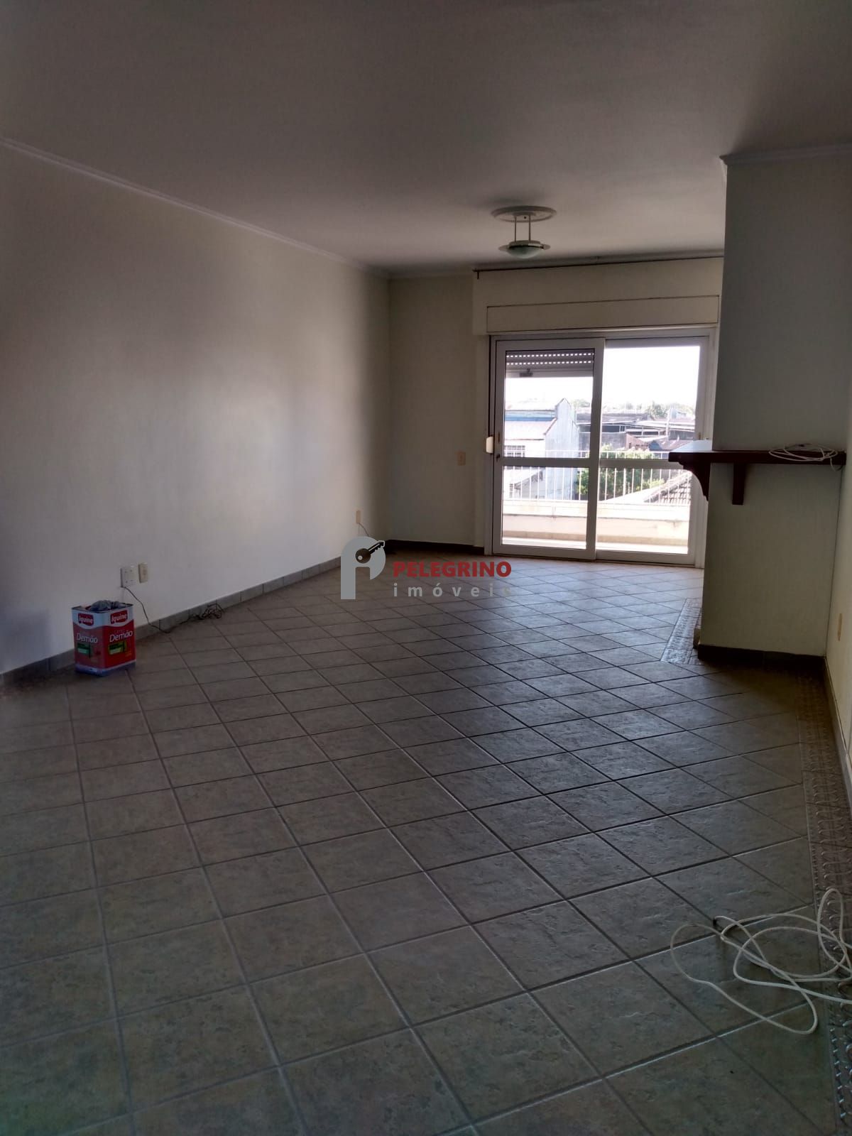 Pelegrino imóveis vende apartamento no centro em tapes
