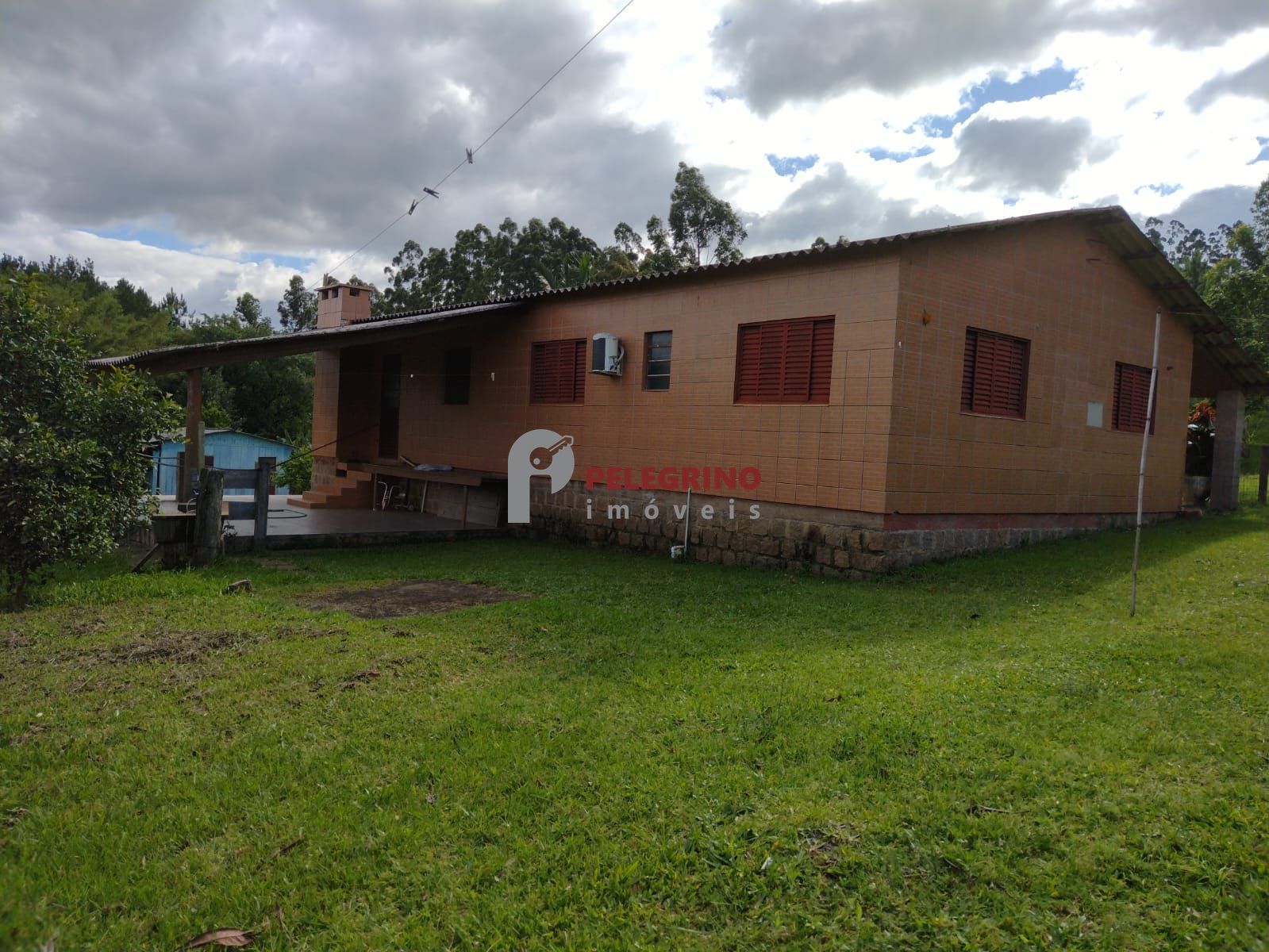 Pelegrino imóveis vende pequena propriedade rural com belíss