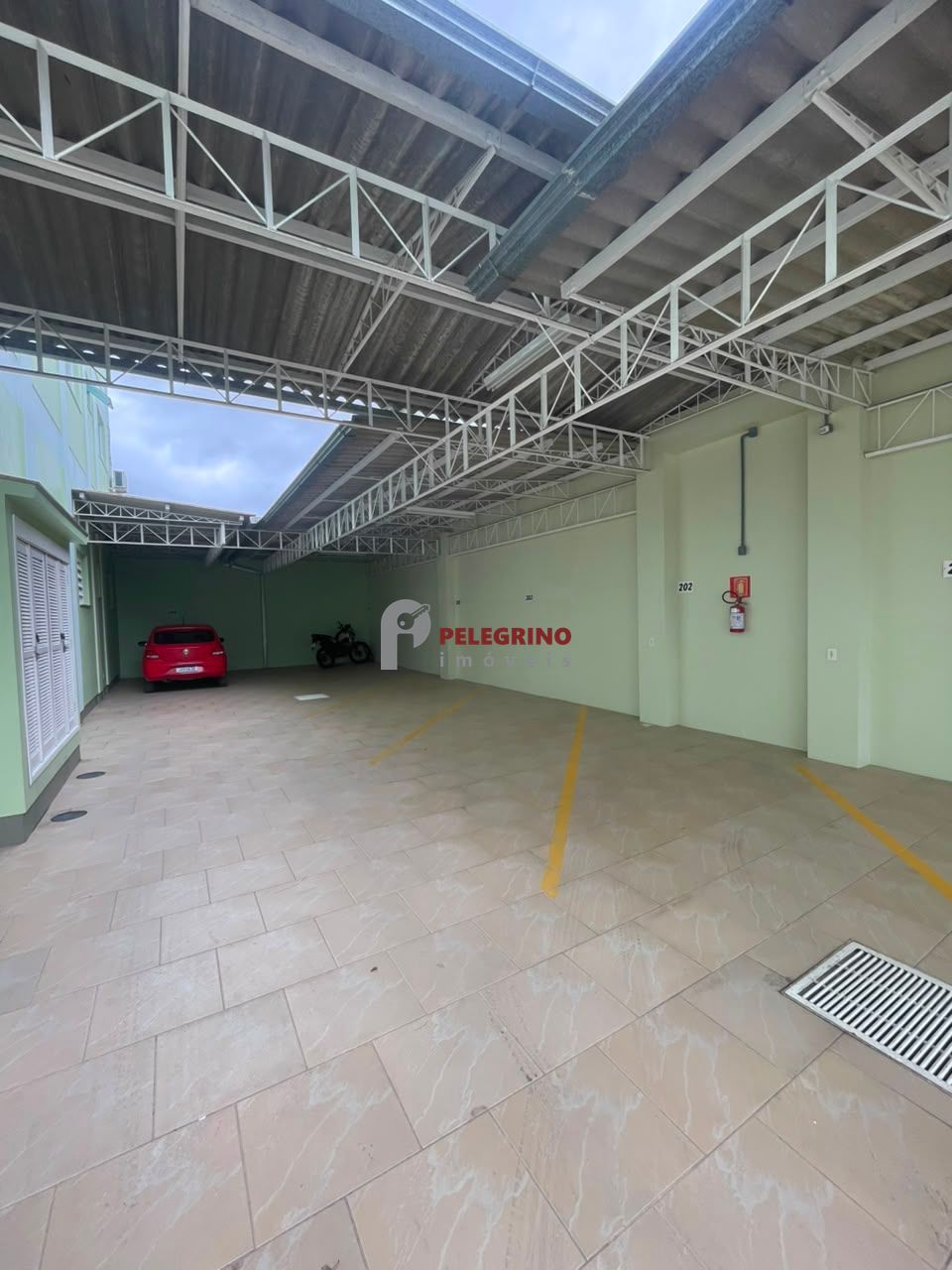 Pelegrino Imóveis aluga apartamento no centro de Tapes