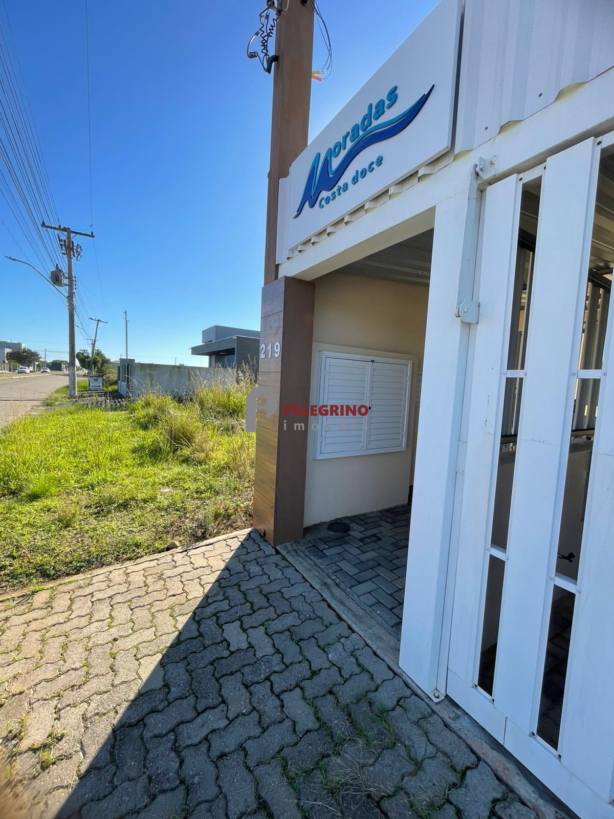 Pelegrino imóveis aluga casa de condomínio no pontal - foto 1