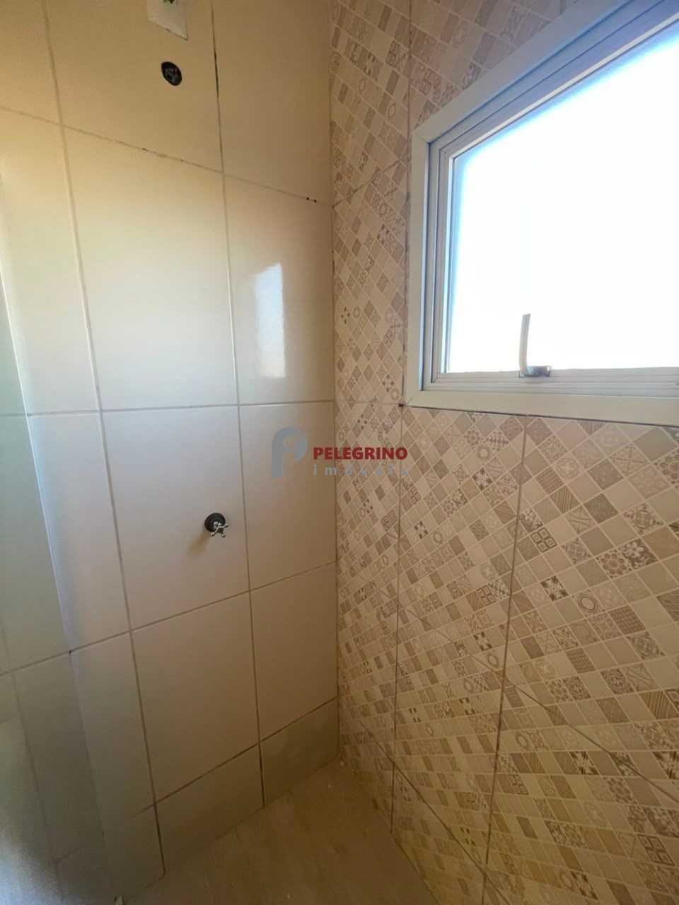 Pelegrino Imóveis aluga apartamento no centro de Tapes