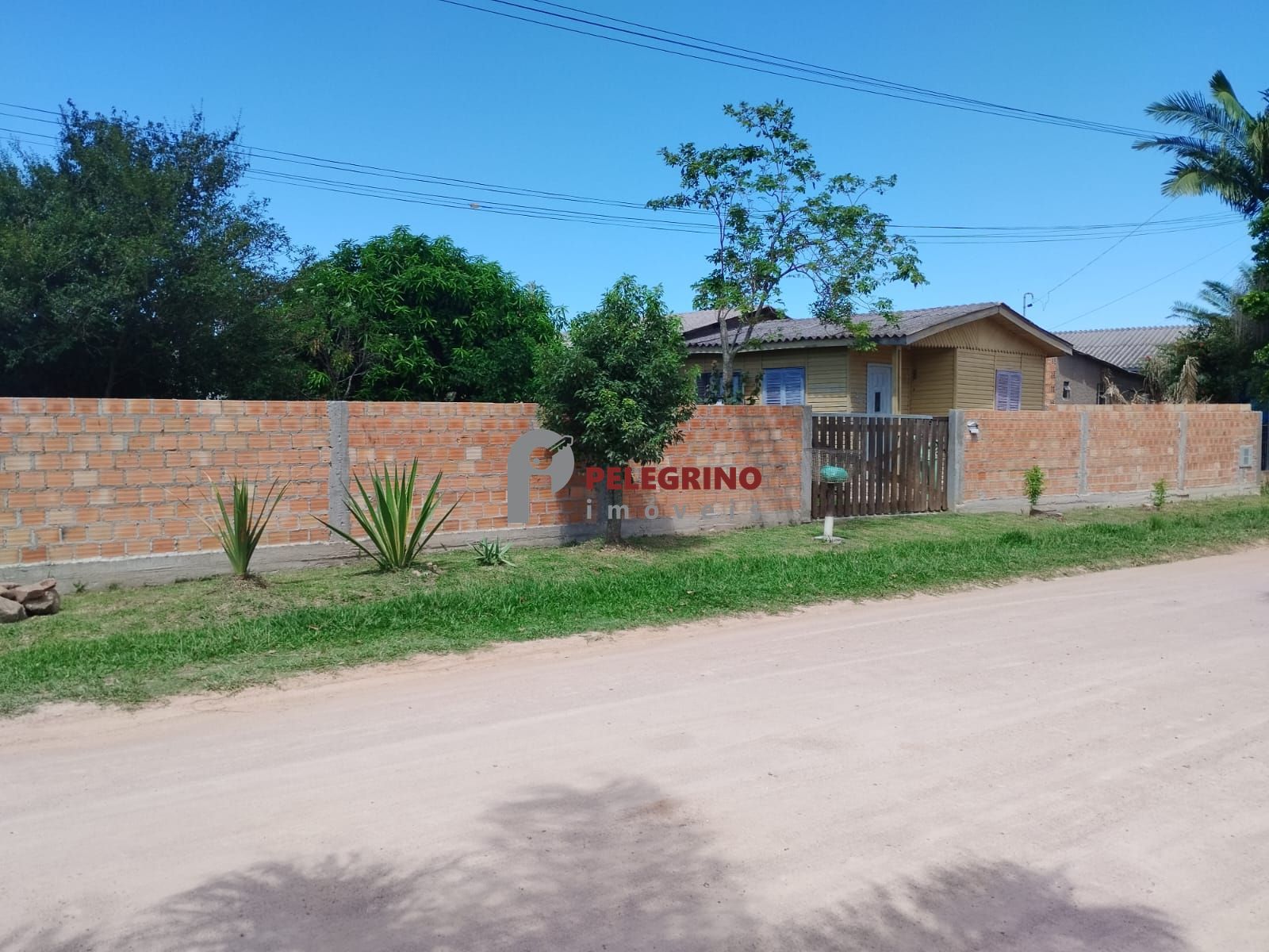 Pelegrino Imóveis vende casa no Balneário