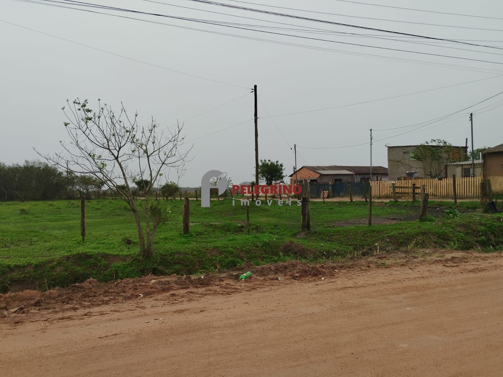Pelegrino imóveis vende terreno rural em tapes