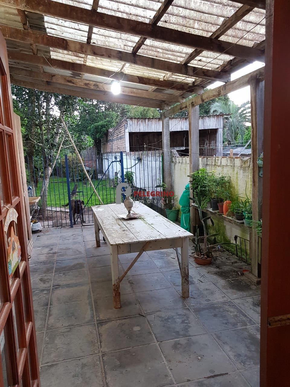 Pelegrino Imóveis vende ótima residência no Centro de Tapes