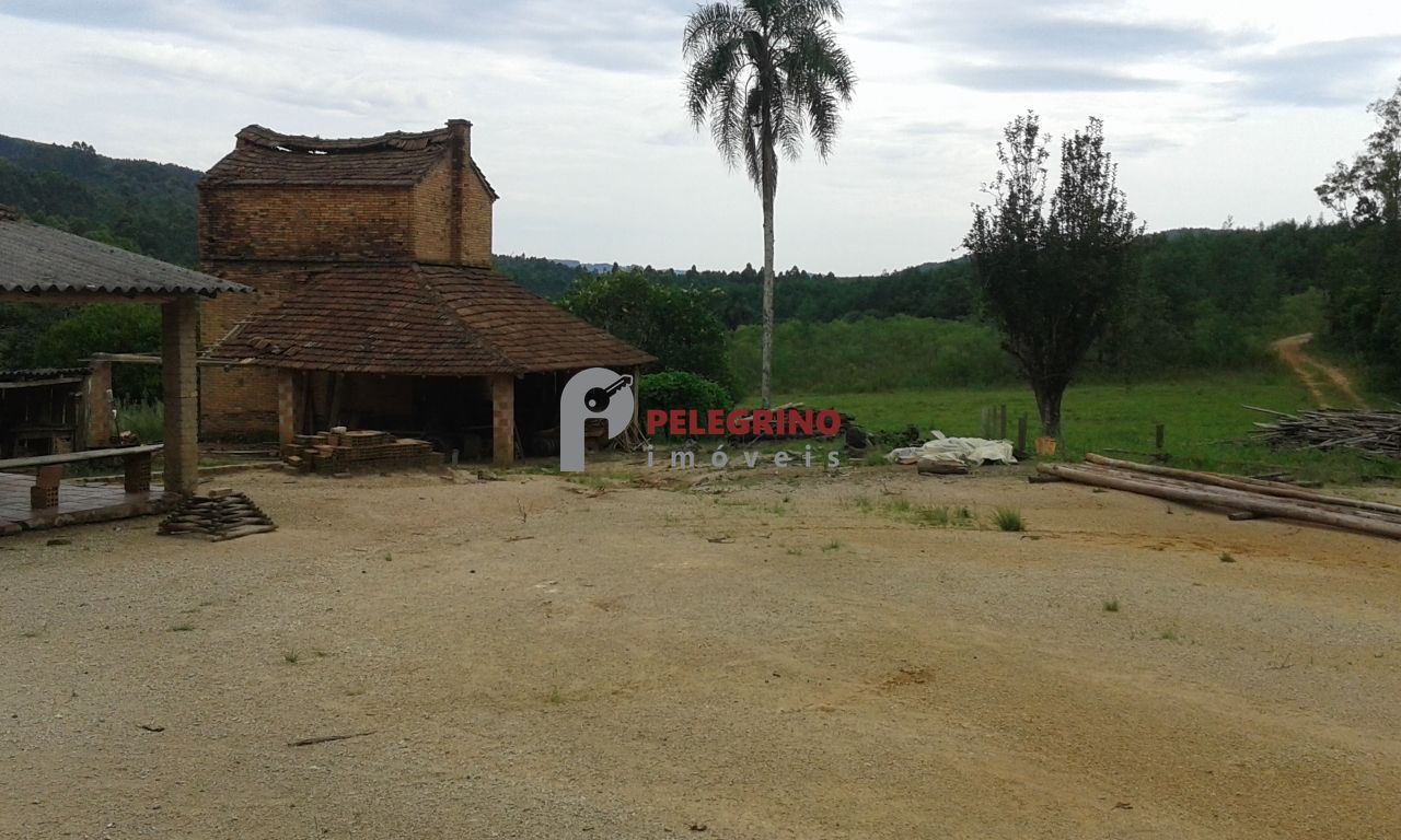Vende sítio de 90,5948 hectares a 6km do centro de cerro gra