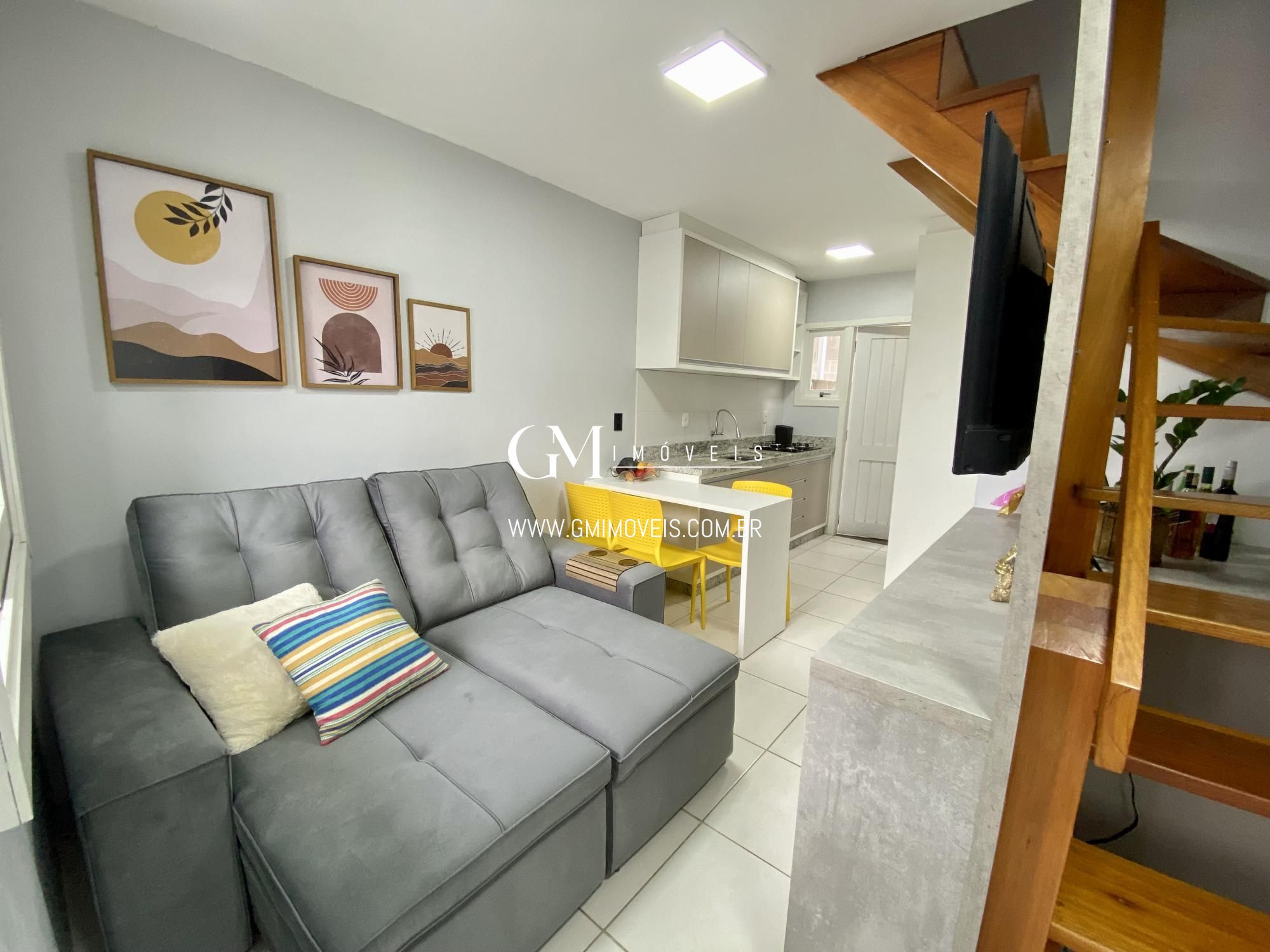 Casa à venda com 2 quartos, 53m² - Foto 1