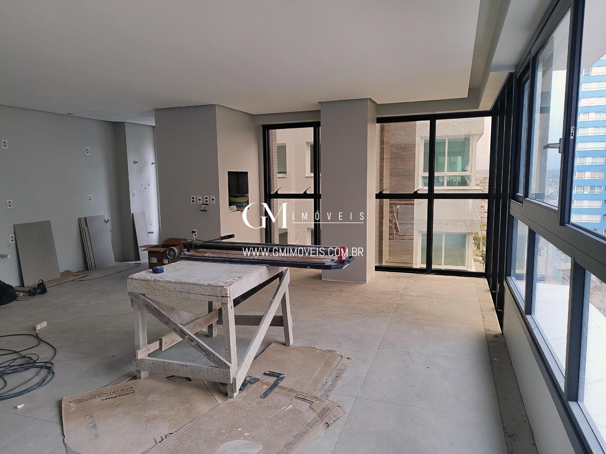 Apartamento à venda com 3 quartos, 114m² - Foto 2